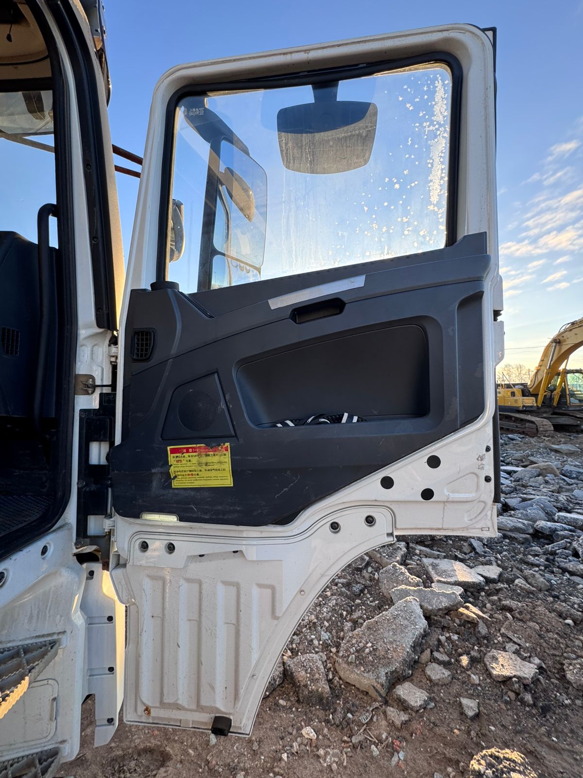 Shacman (Shaanxi) SX* 6x4 Самосвал 2022 г. - фото 10