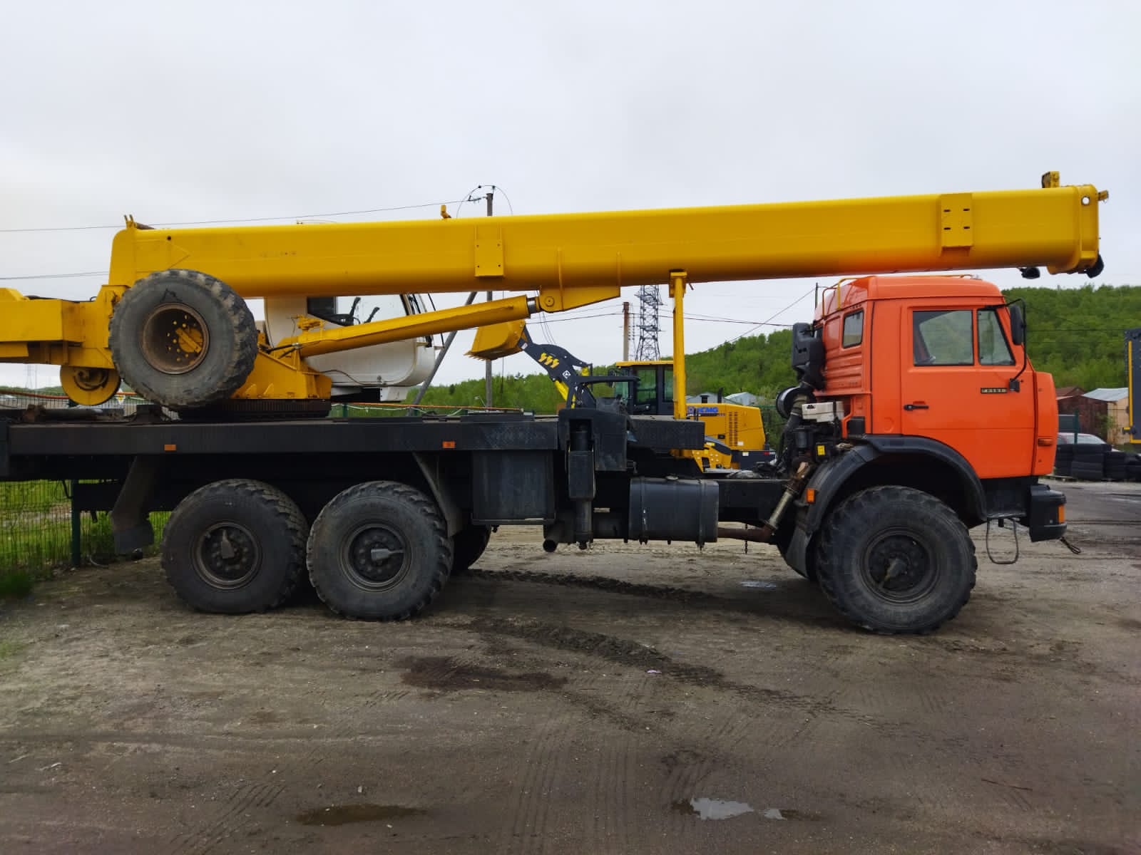ИМЗ Автокран КС-45717К* на шасси КамАЗ 43118 6x6 Автокран 2017 г. - фото 2