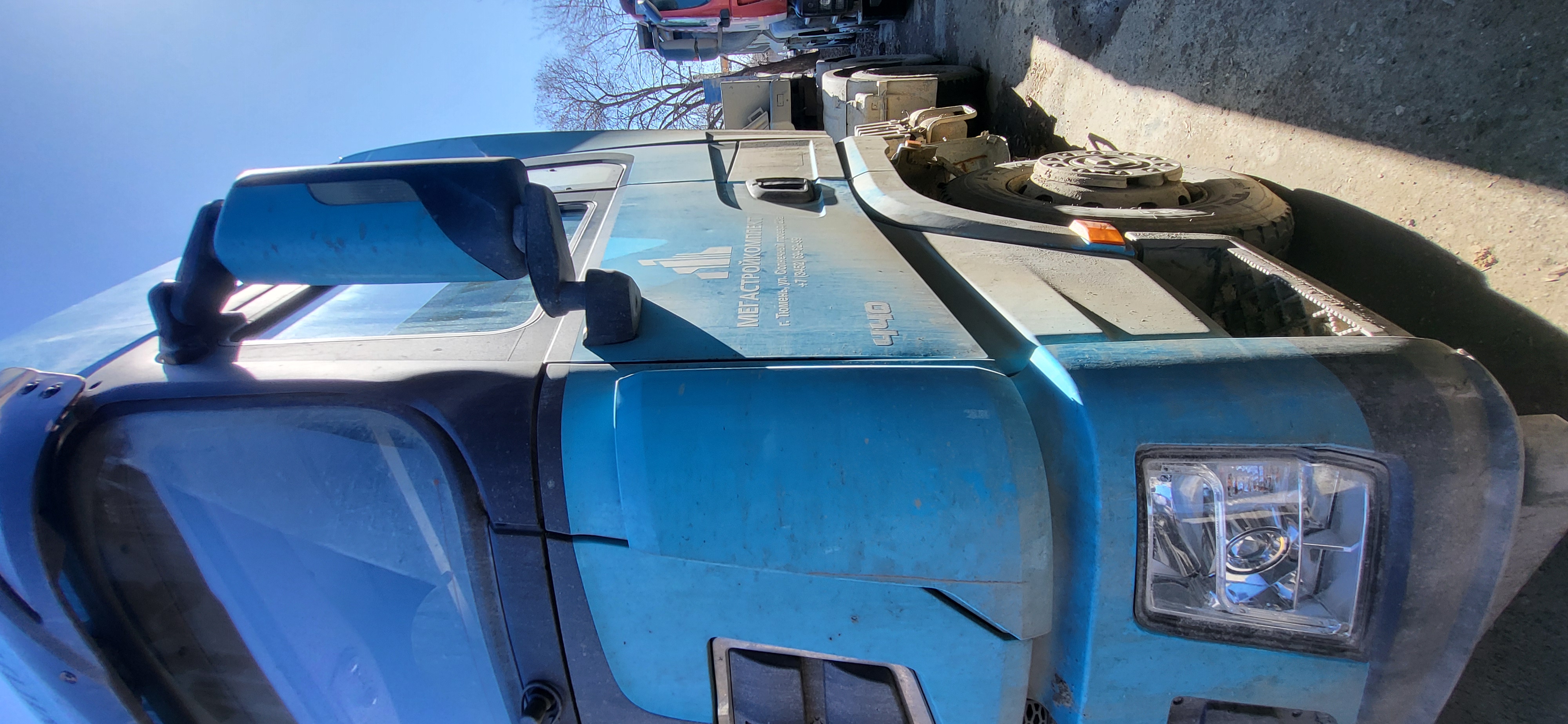 Shacman (Shaanxi) SX* 6x4 Седельный тягач 2022 г. - фото 3