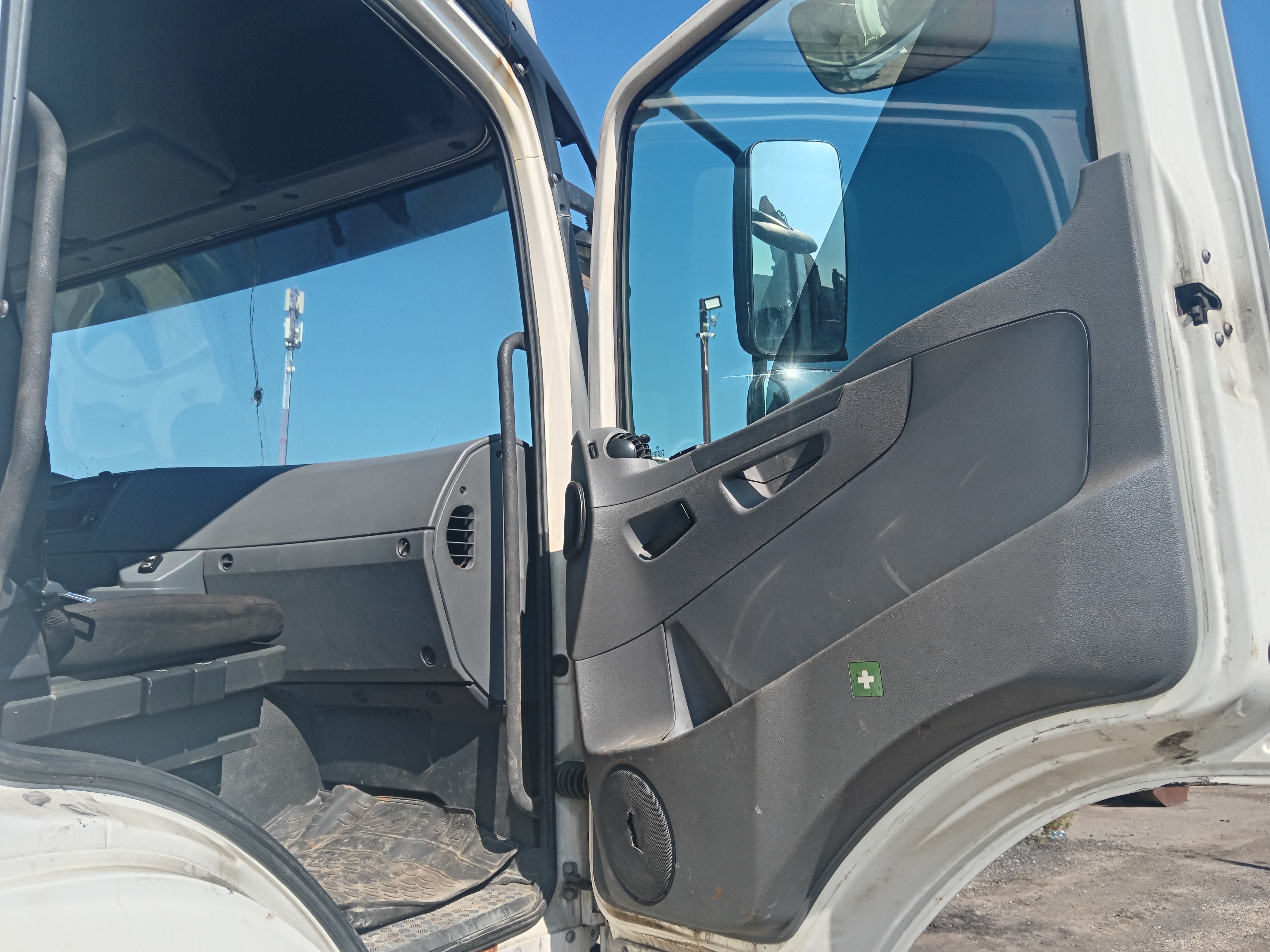 КамАЗ 5490 4x2 Седельный тягач 2017 г. - фото 9