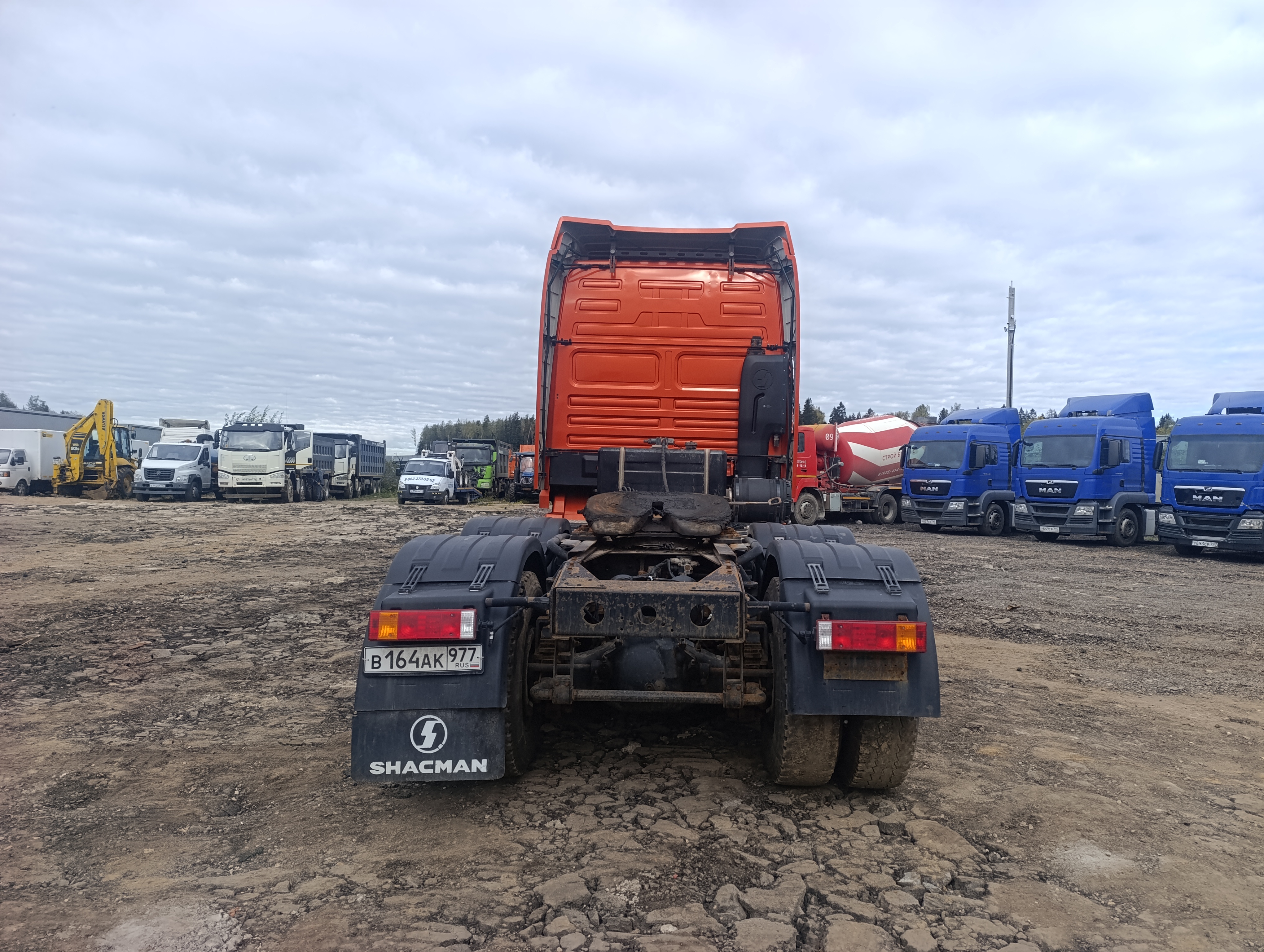 Shacman (Shaanxi) SX* 6x4 Седельный тягач 2022 г. - фото 8