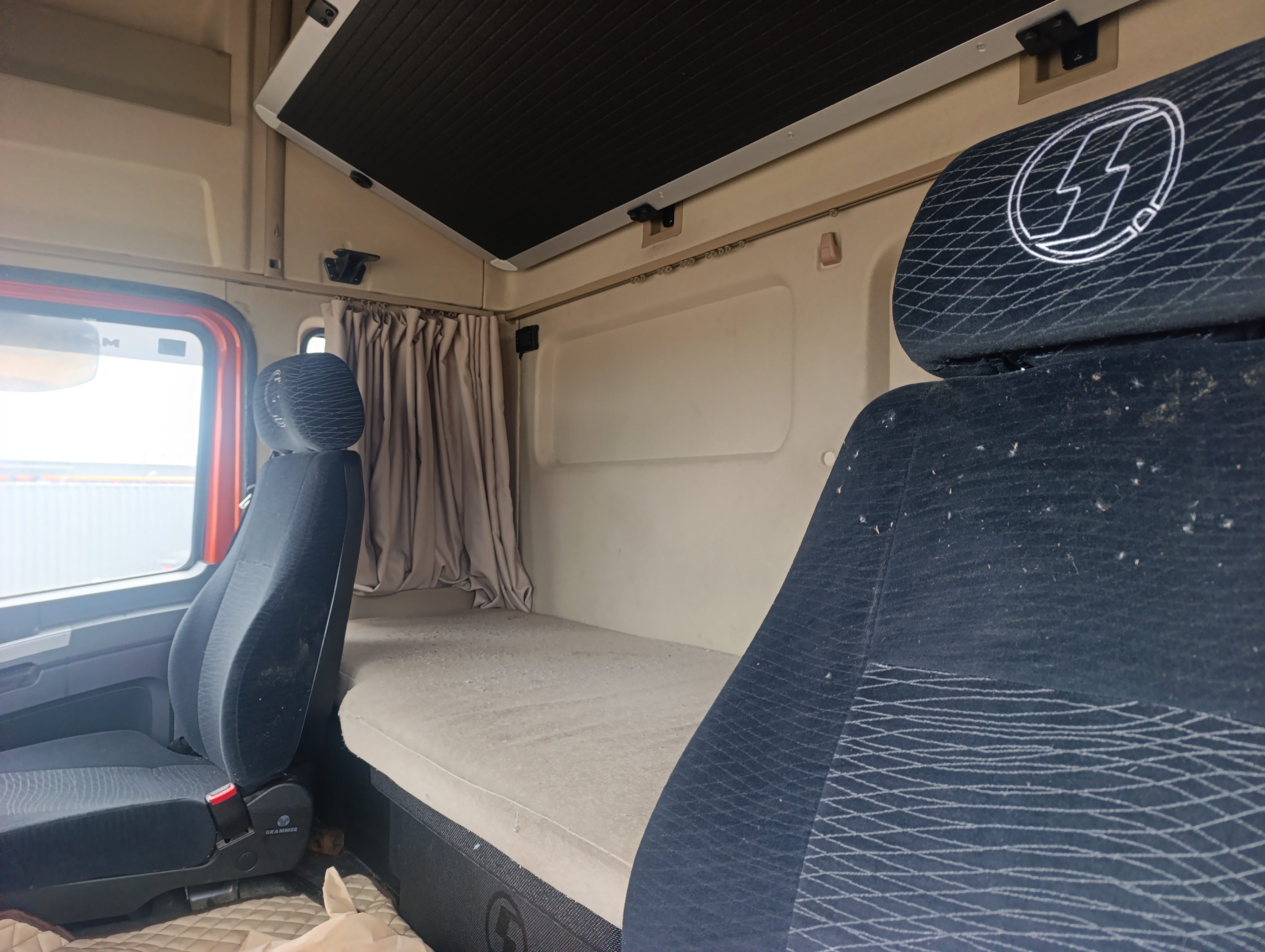 Shacman (Shaanxi) SX* 6x4 Седельный тягач 2022 г. - фото 10