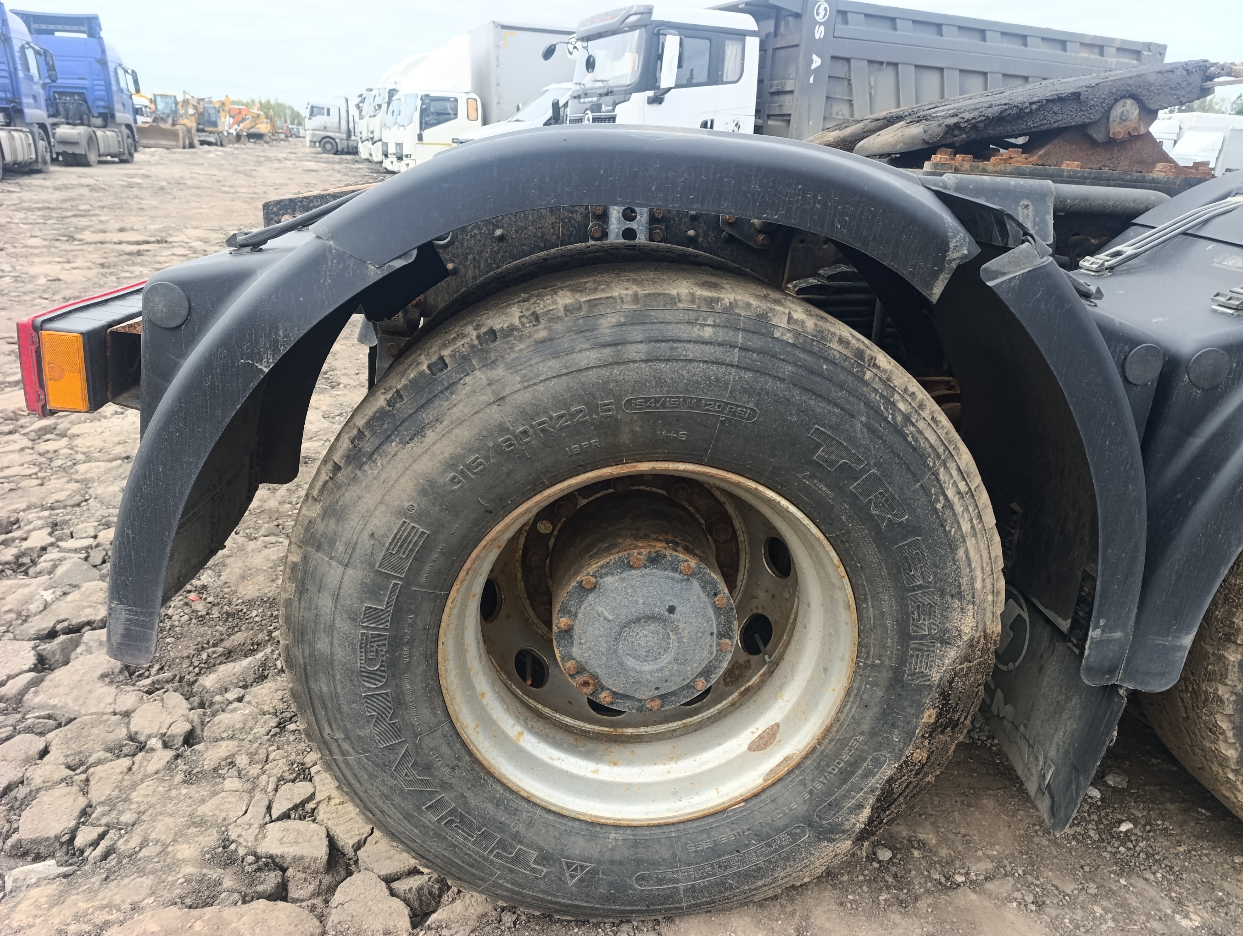 Shacman (Shaanxi) SX* 6x4 Седельный тягач 2022 г. - фото 18