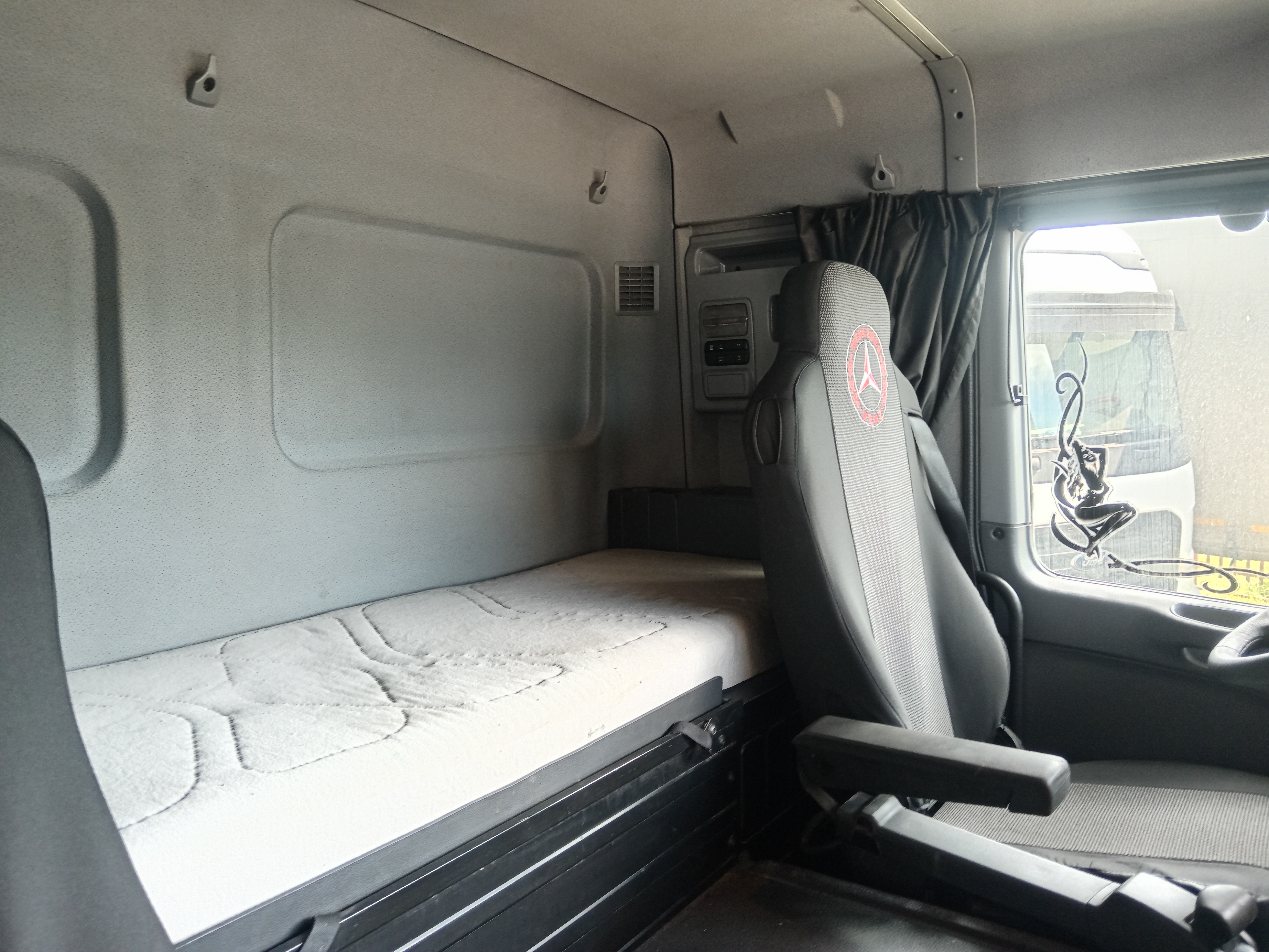 Mercedes-Benz Actros 6x4 Седельный тягач 2016 г. - фото 9