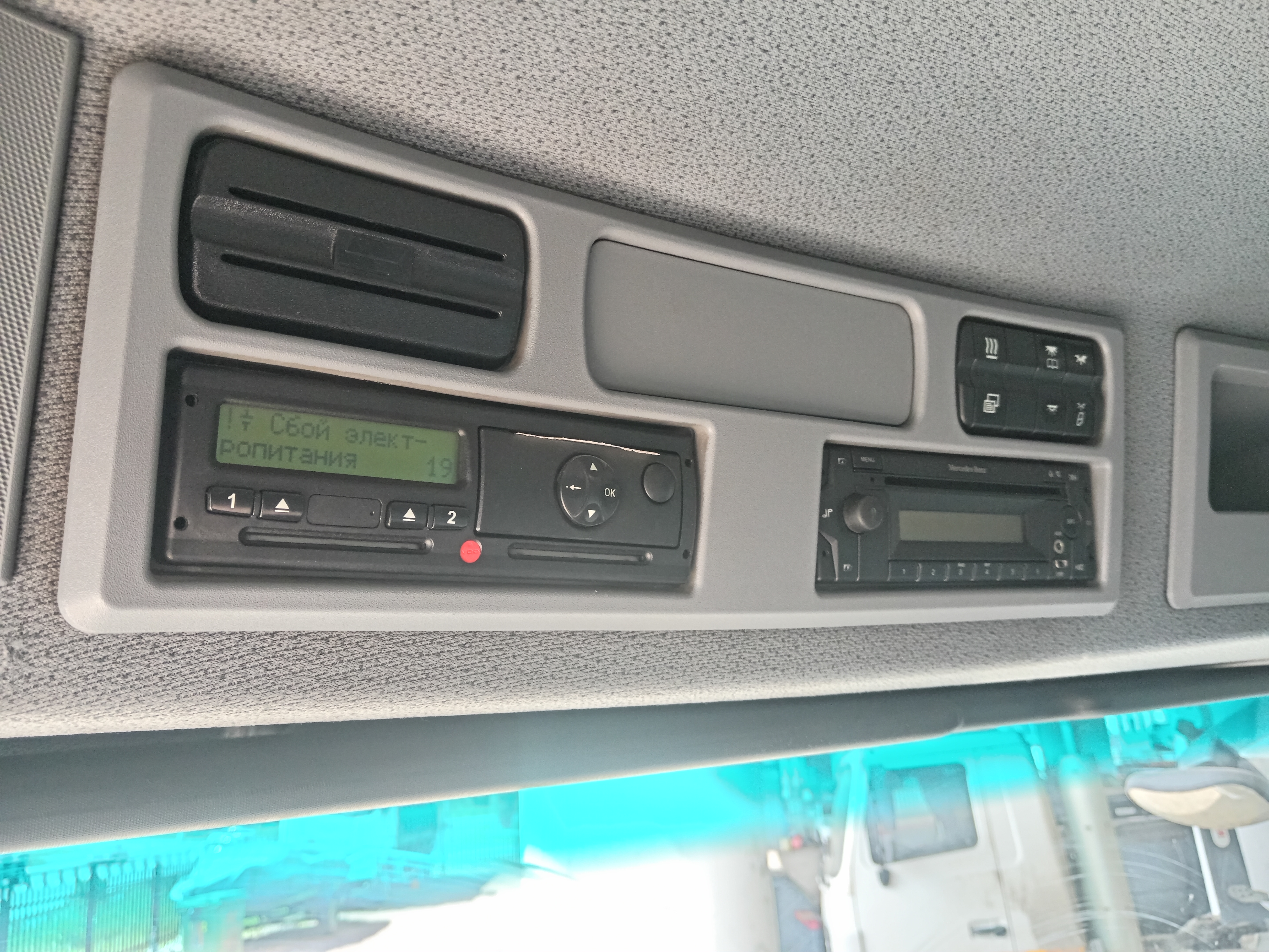 Mercedes-Benz Actros 6x4 Седельный тягач 2016 г. - фото 13