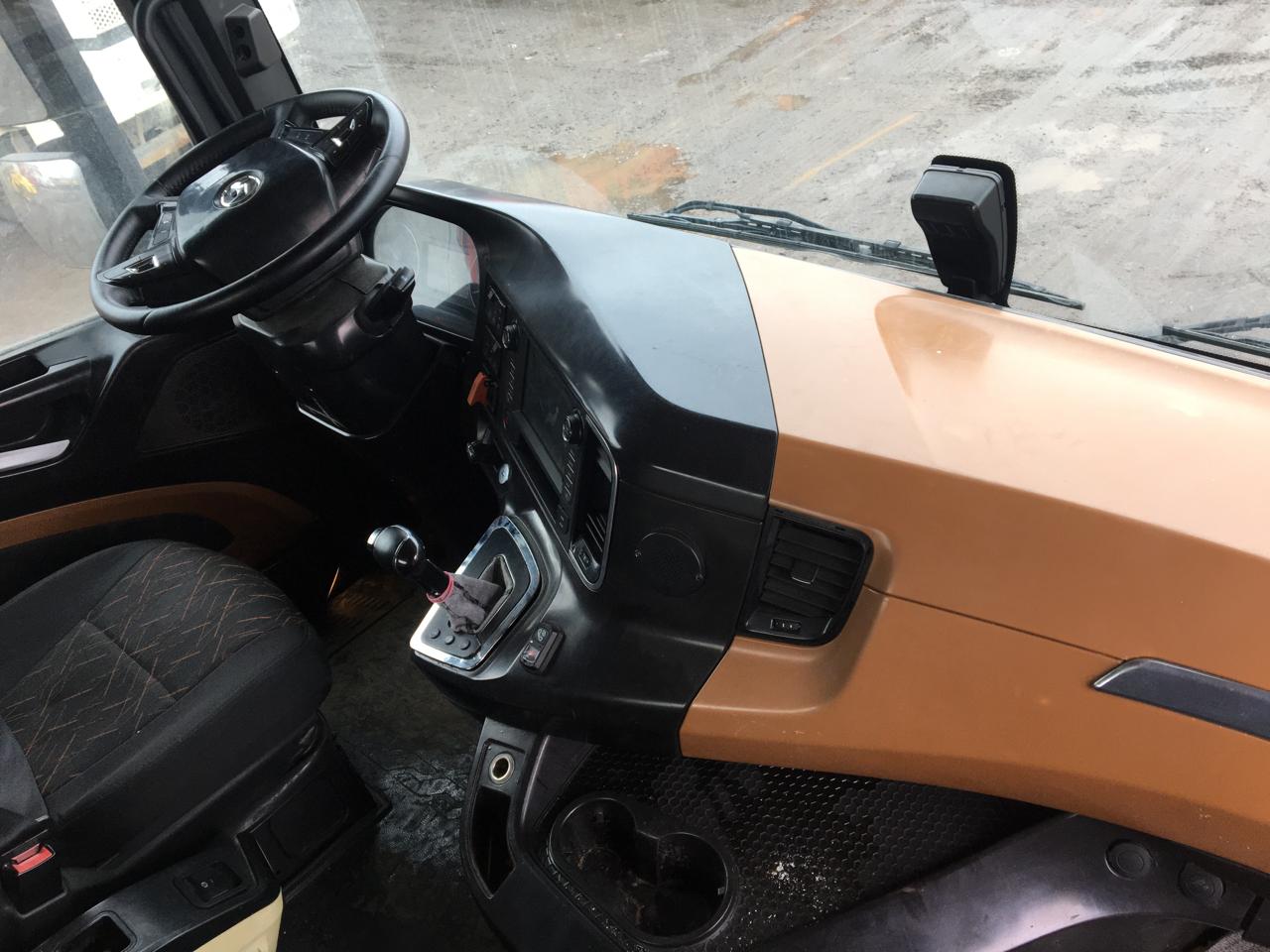 Shacman (Shaanxi) SX* 6x4 Седельный тягач 2022 г.