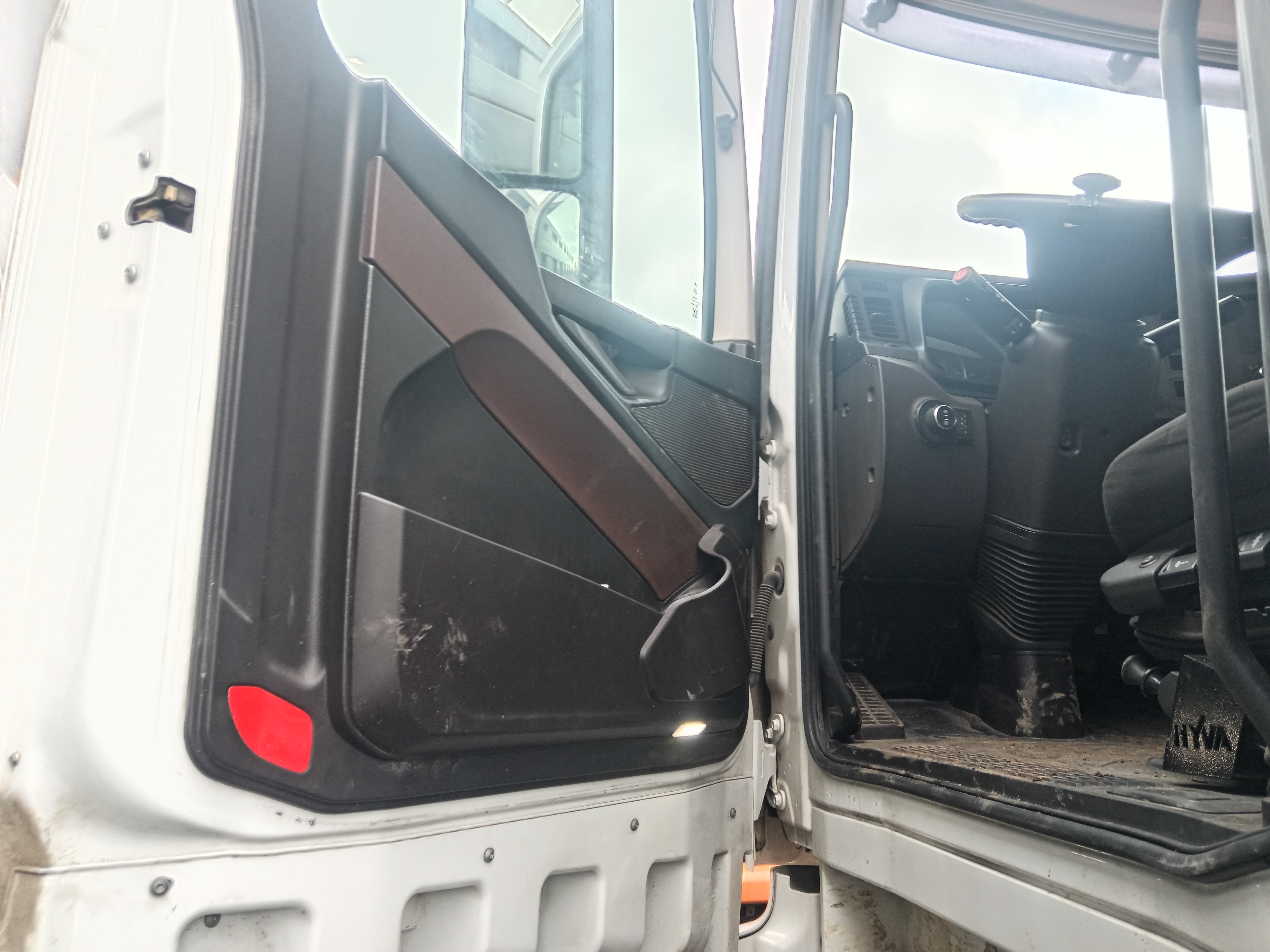 КамАЗ 54901 4x2 Седельный тягач 2023 г. - фото 6