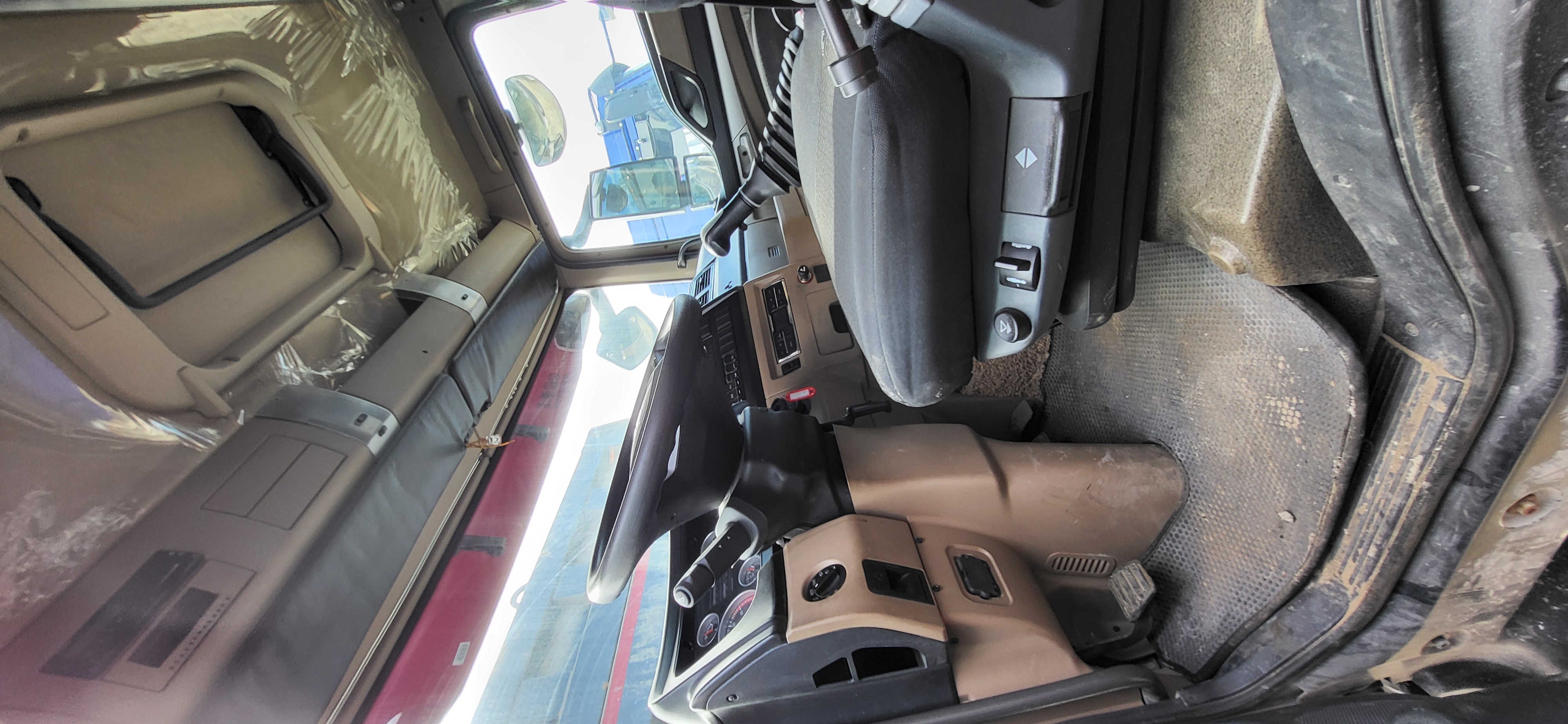 Howo T5G 8x4 Самосвал 2022 г. - фото 5