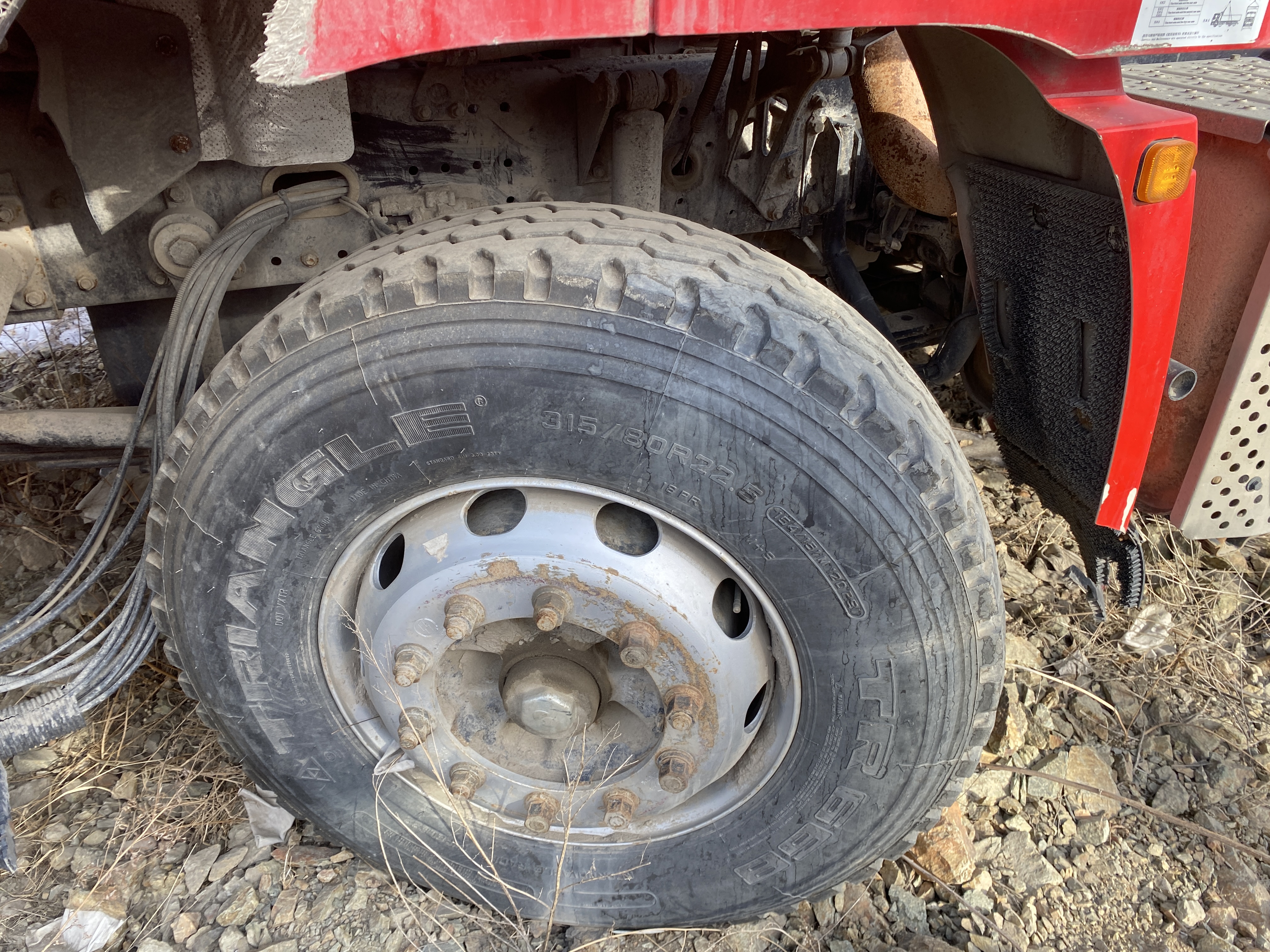 Shacman (Shaanxi) SX* 6x4 Седельный тягач 2023 г. - фото 8