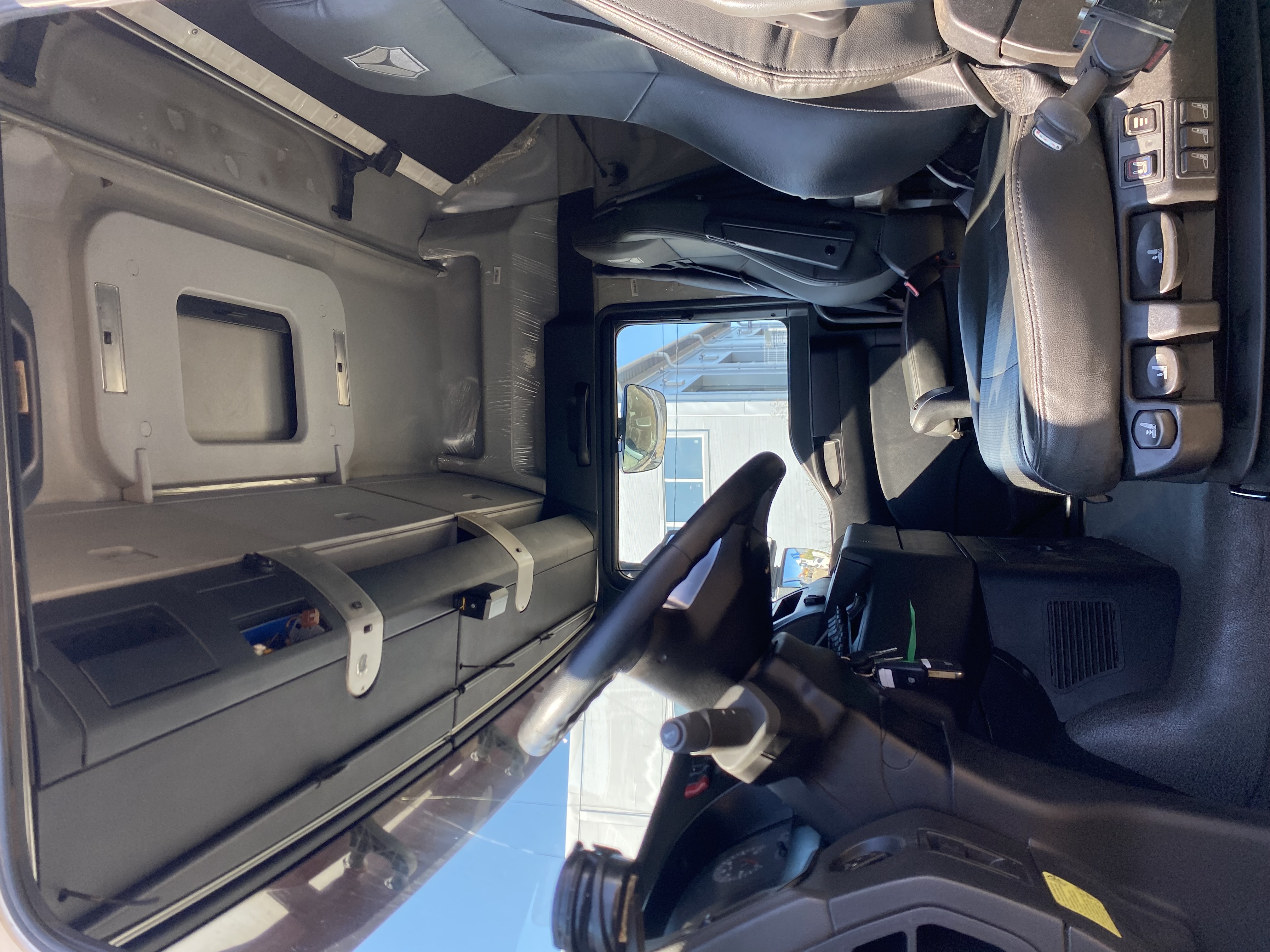 SITRAK C7H 4x2 Седельный тягач 2023 г. - фото 8