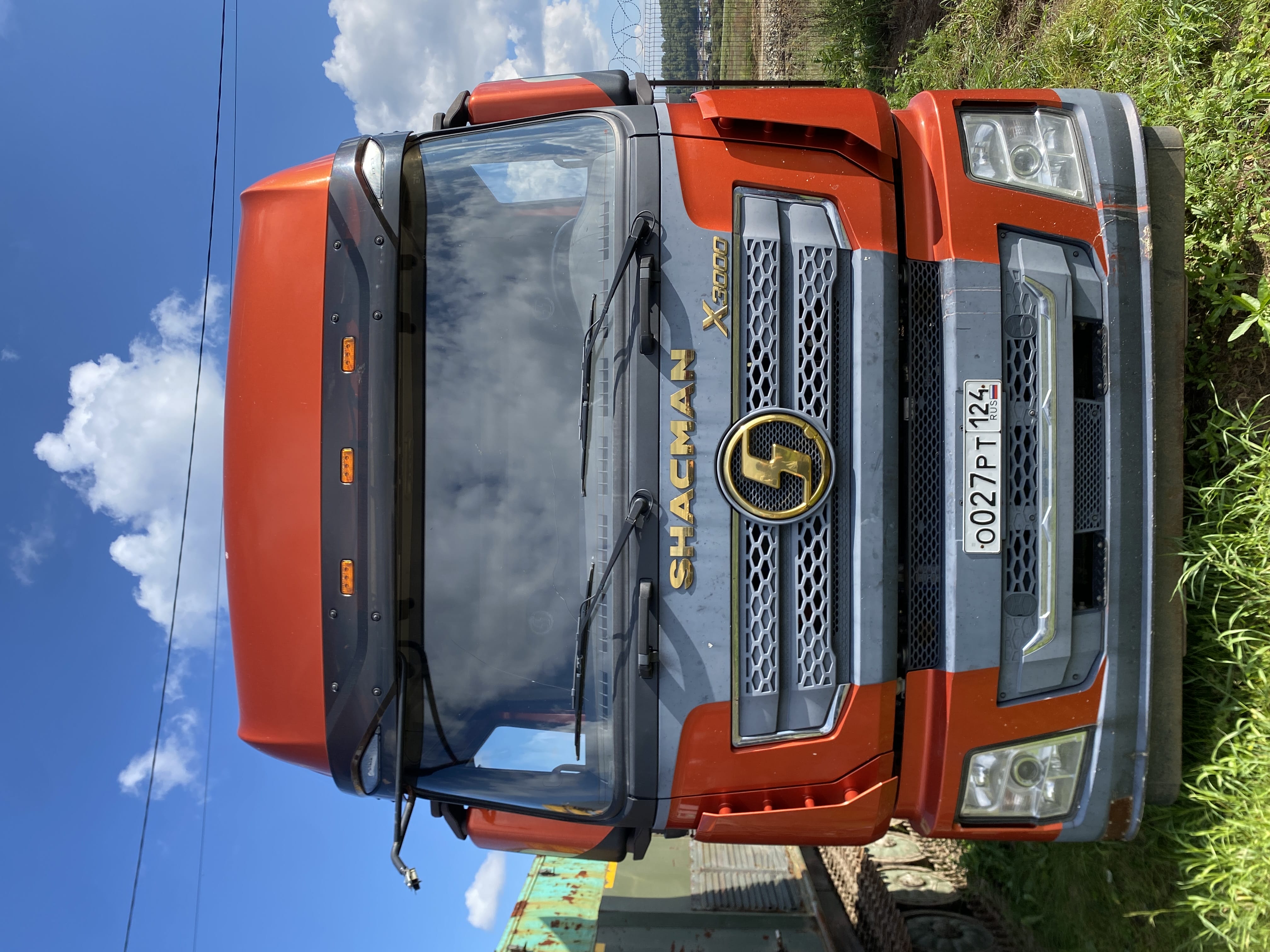 Shacman (Shaanxi) SX* 6x4 Седельный тягач 2022 г.