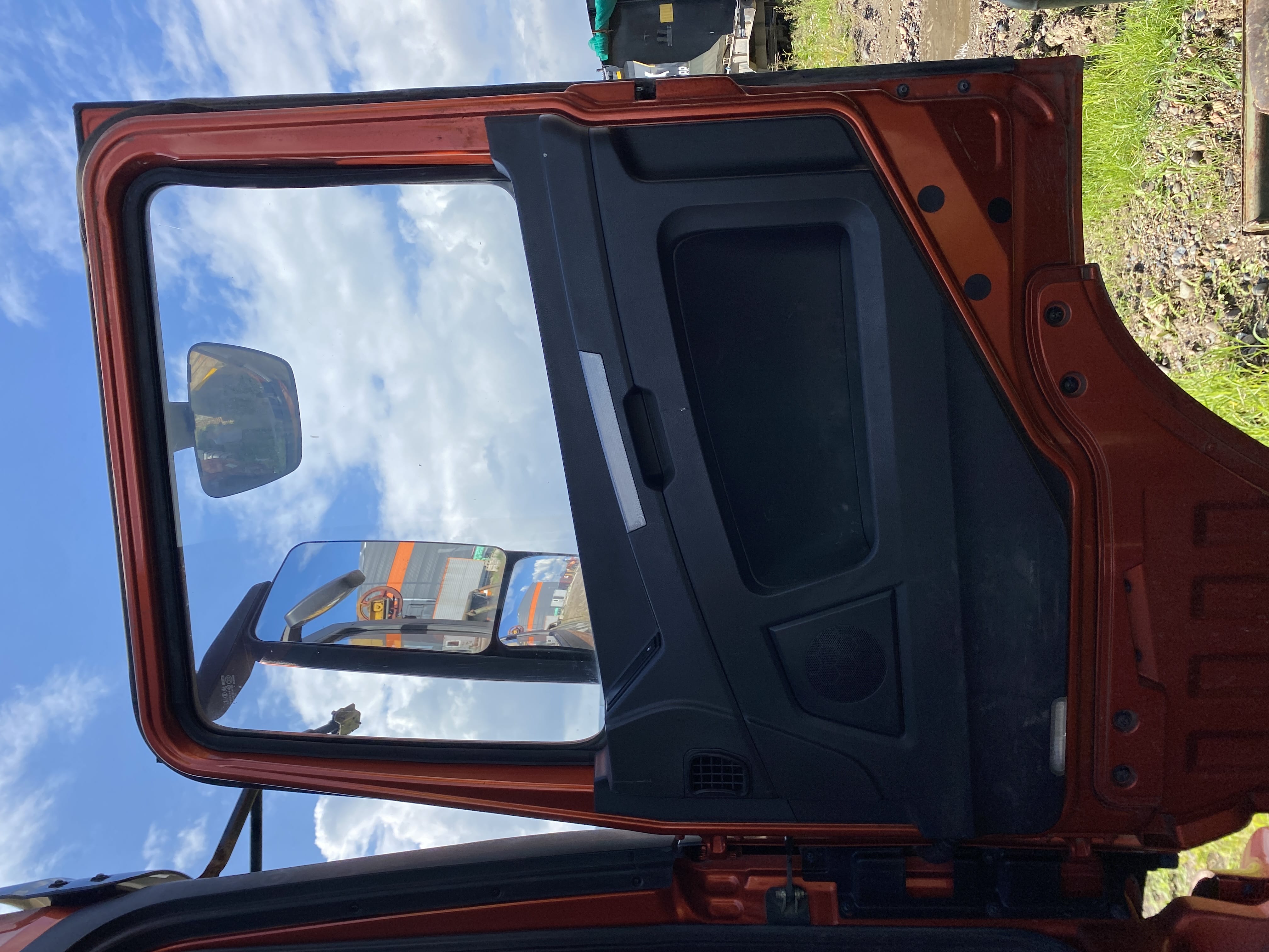 Shacman (Shaanxi) SX* 6x4 Седельный тягач 2022 г. - фото 9