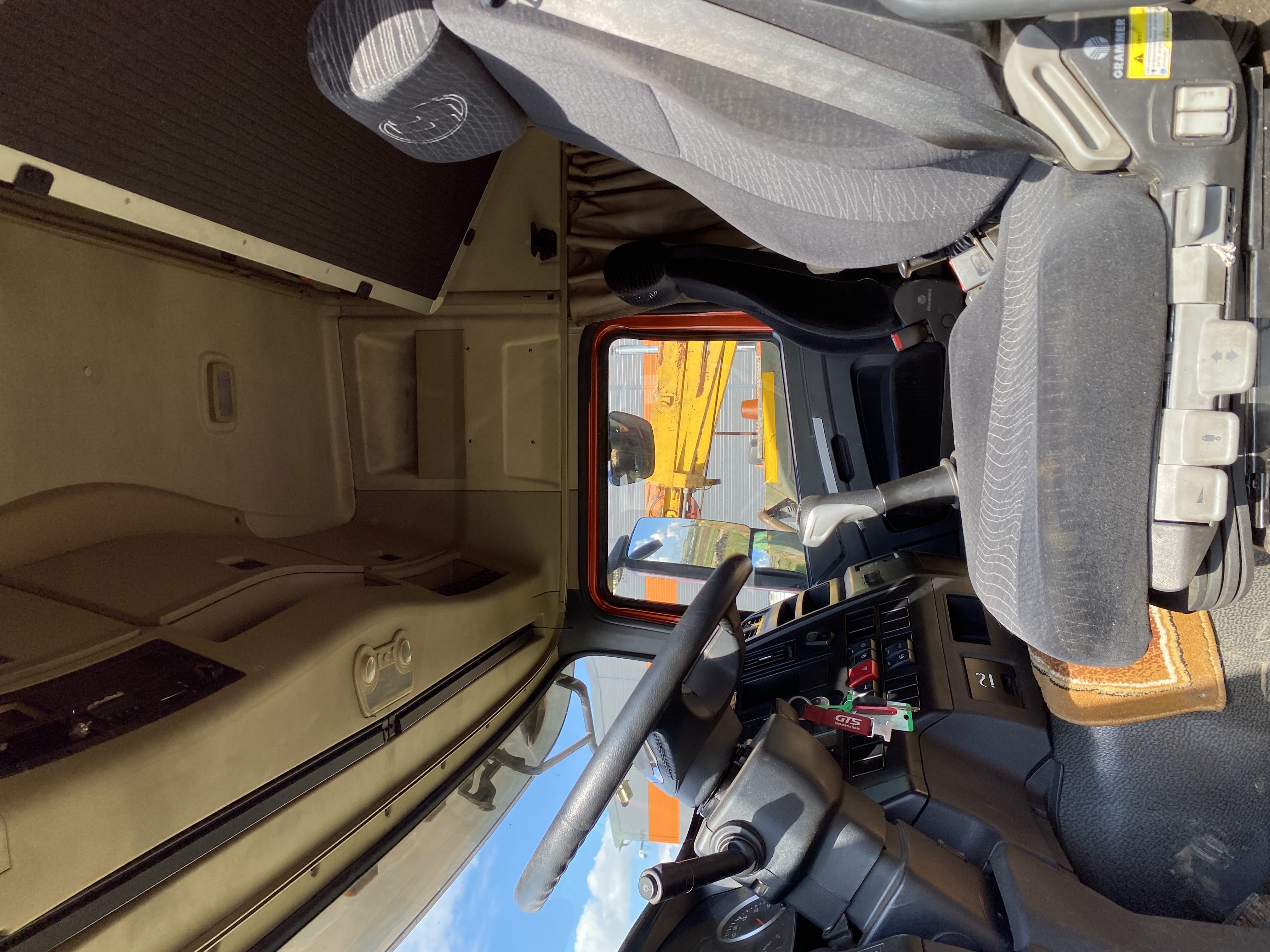 Shacman (Shaanxi) SX* 6x4 Седельный тягач 2022 г. - фото 10