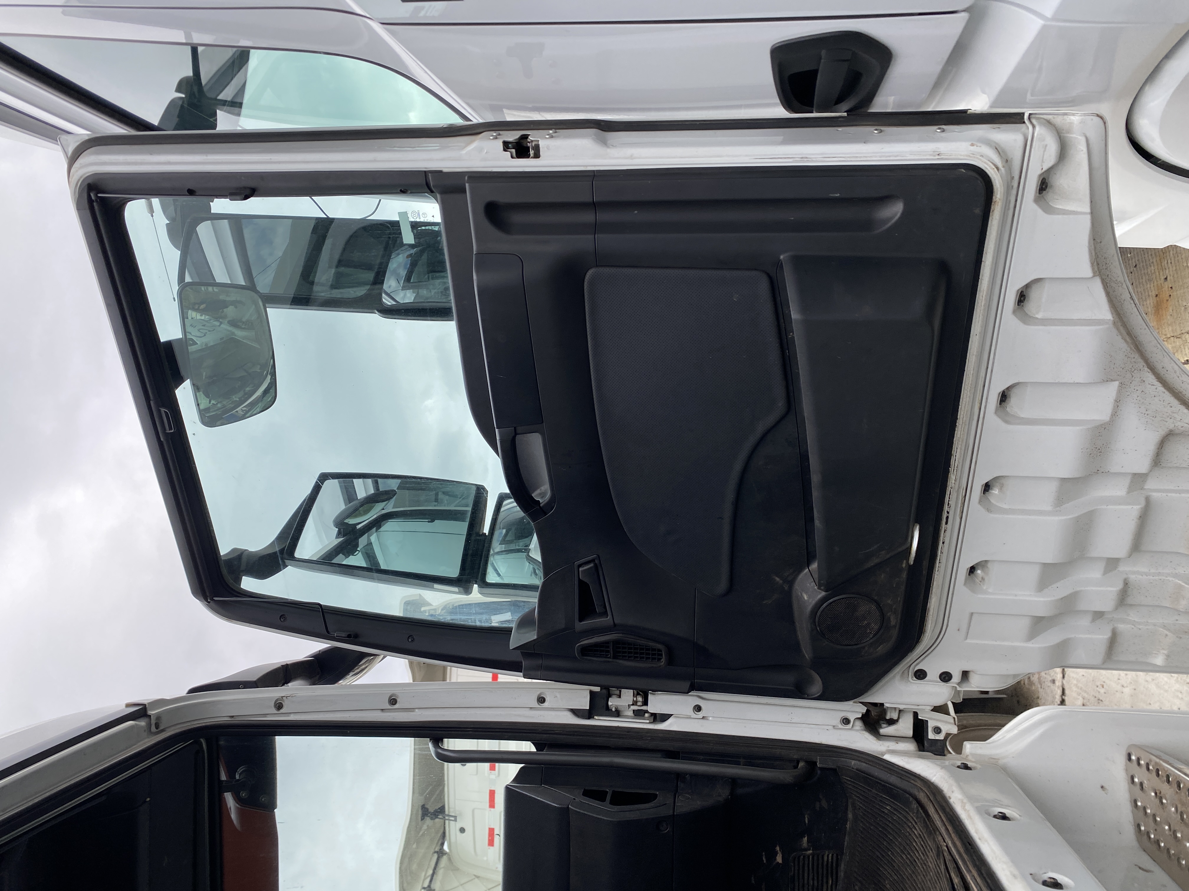 SITRAK C7H 4x2 Седельный тягач 2023 г. - фото 9