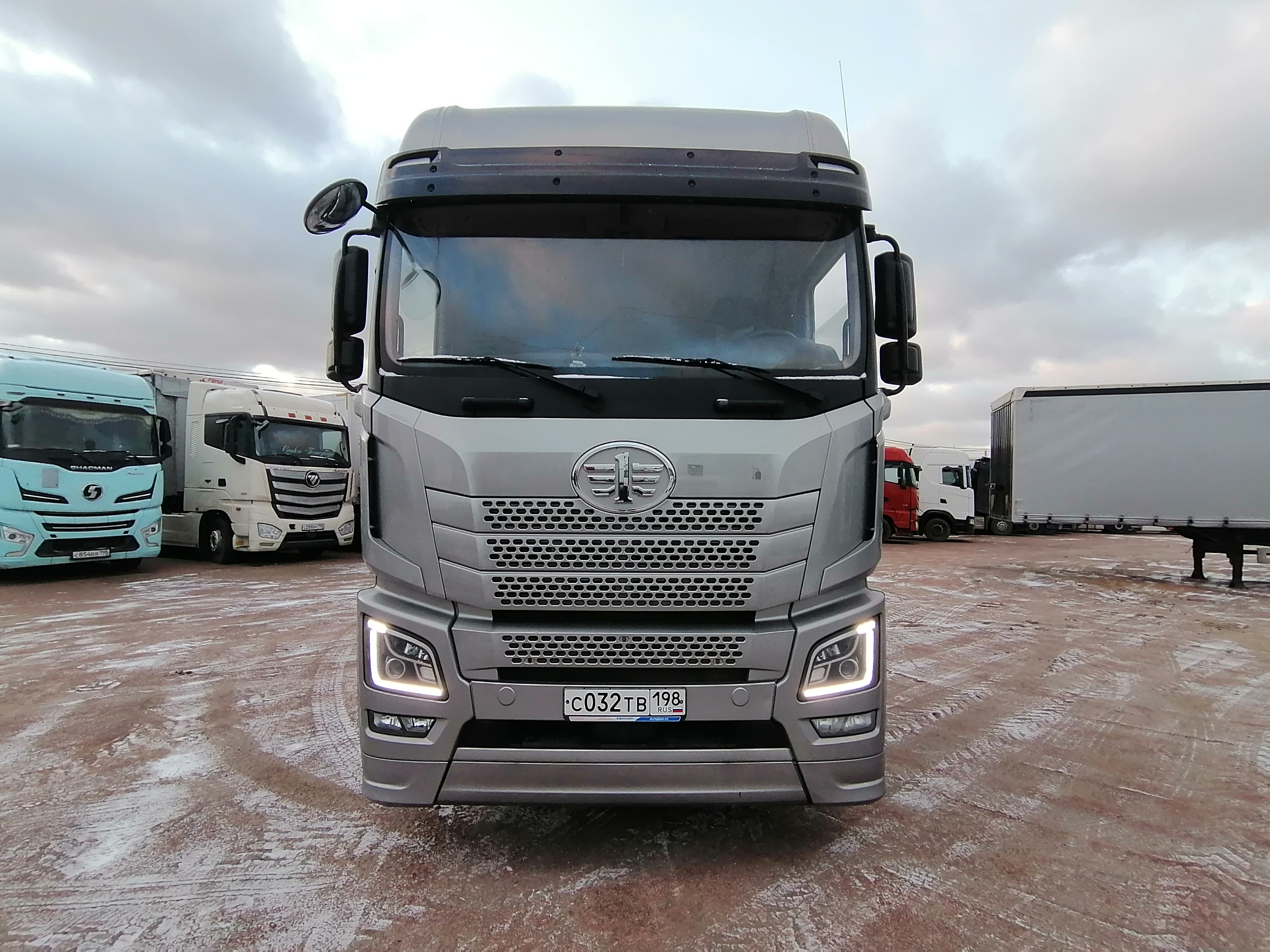 FAW JH6 4x2 Седельный тягач 2023 г.