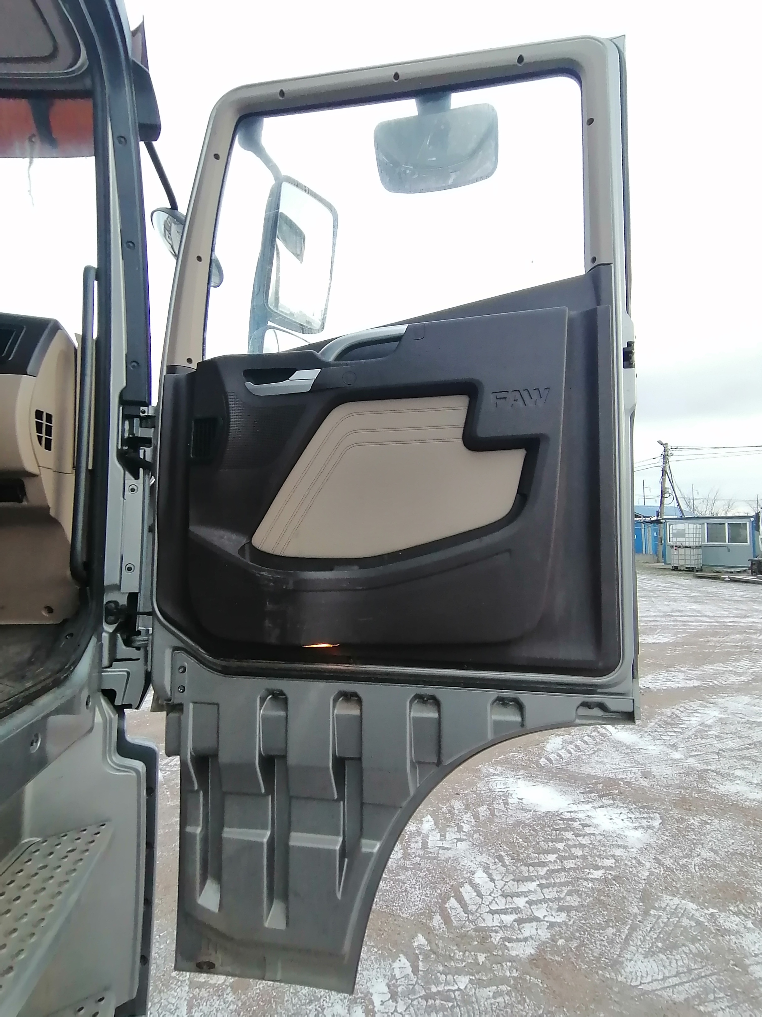 FAW JH6 4x2 Седельный тягач 2023 г. - фото 9