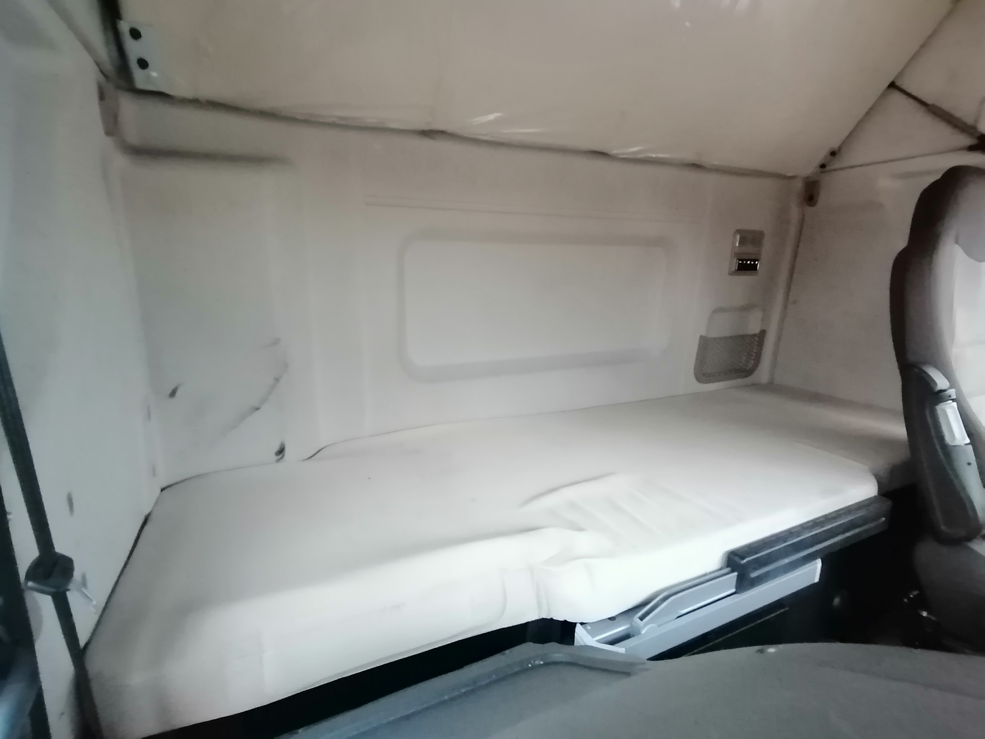 FAW JH6 4x2 Седельный тягач 2023 г. - фото 14