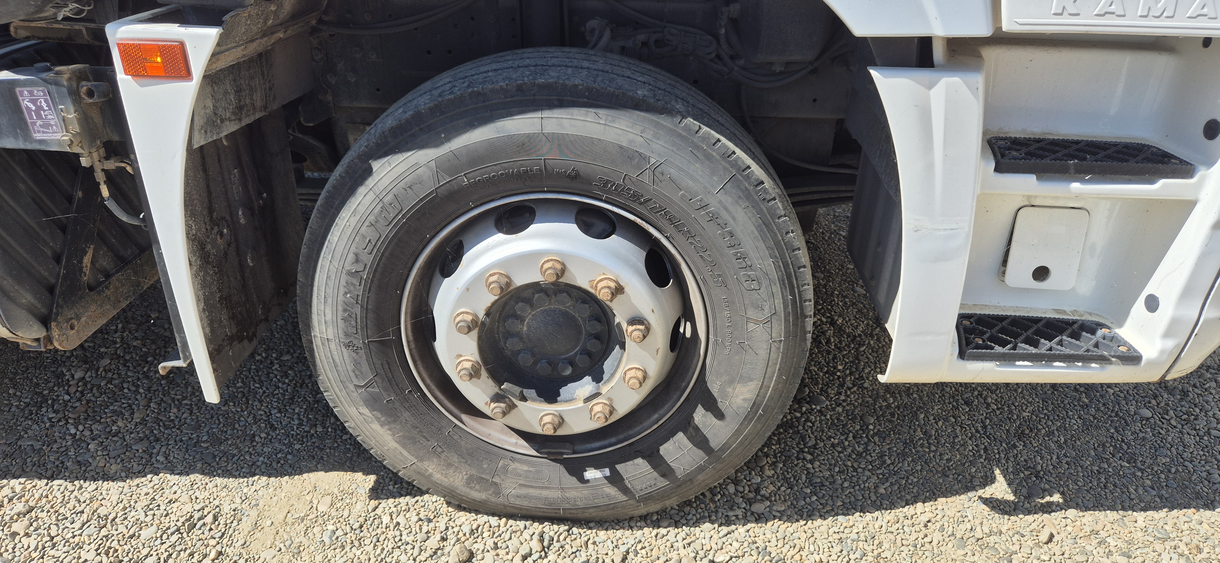 КамАЗ 5490 4x2 Седельный тягач 2021 г. - фото 9