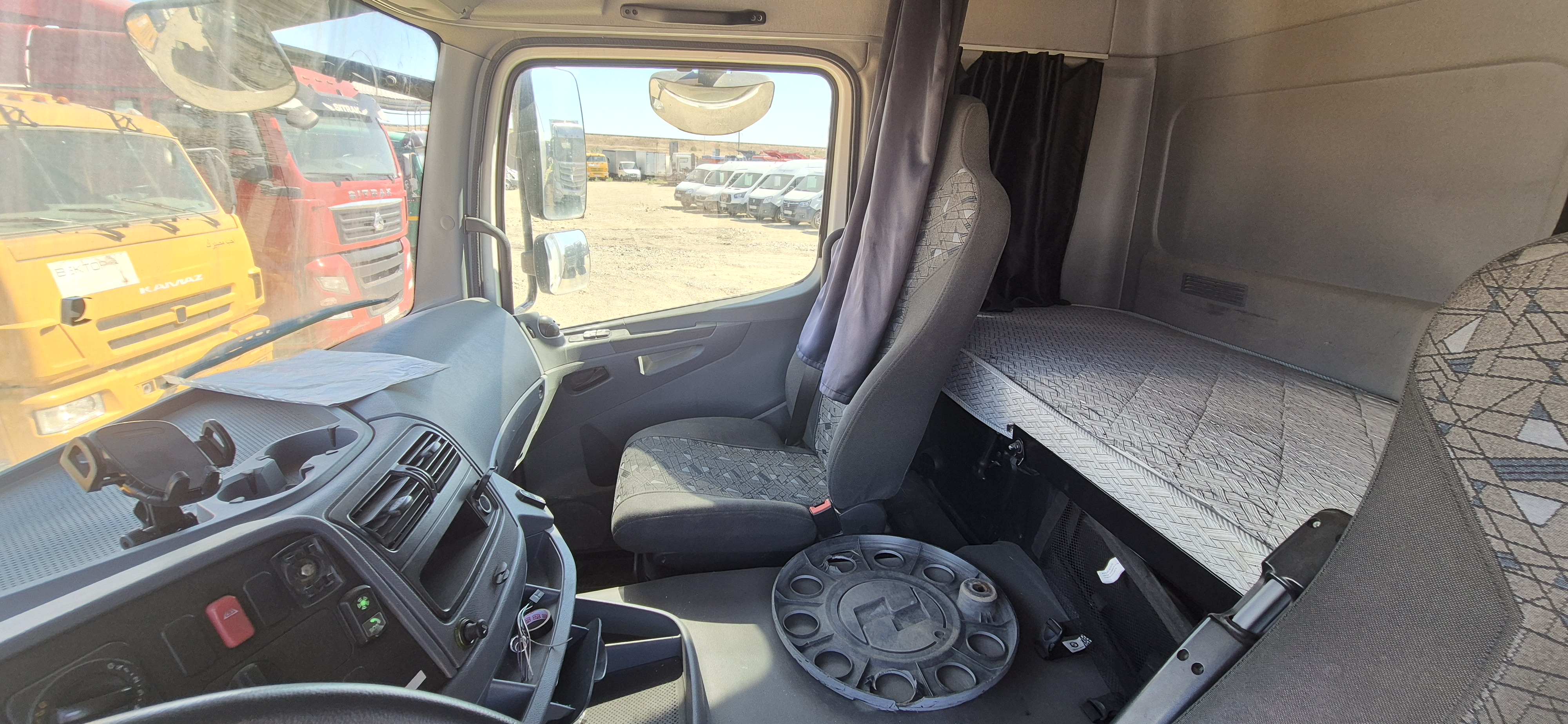 КамАЗ 5490 4x2 Седельный тягач 2021 г. - фото 11