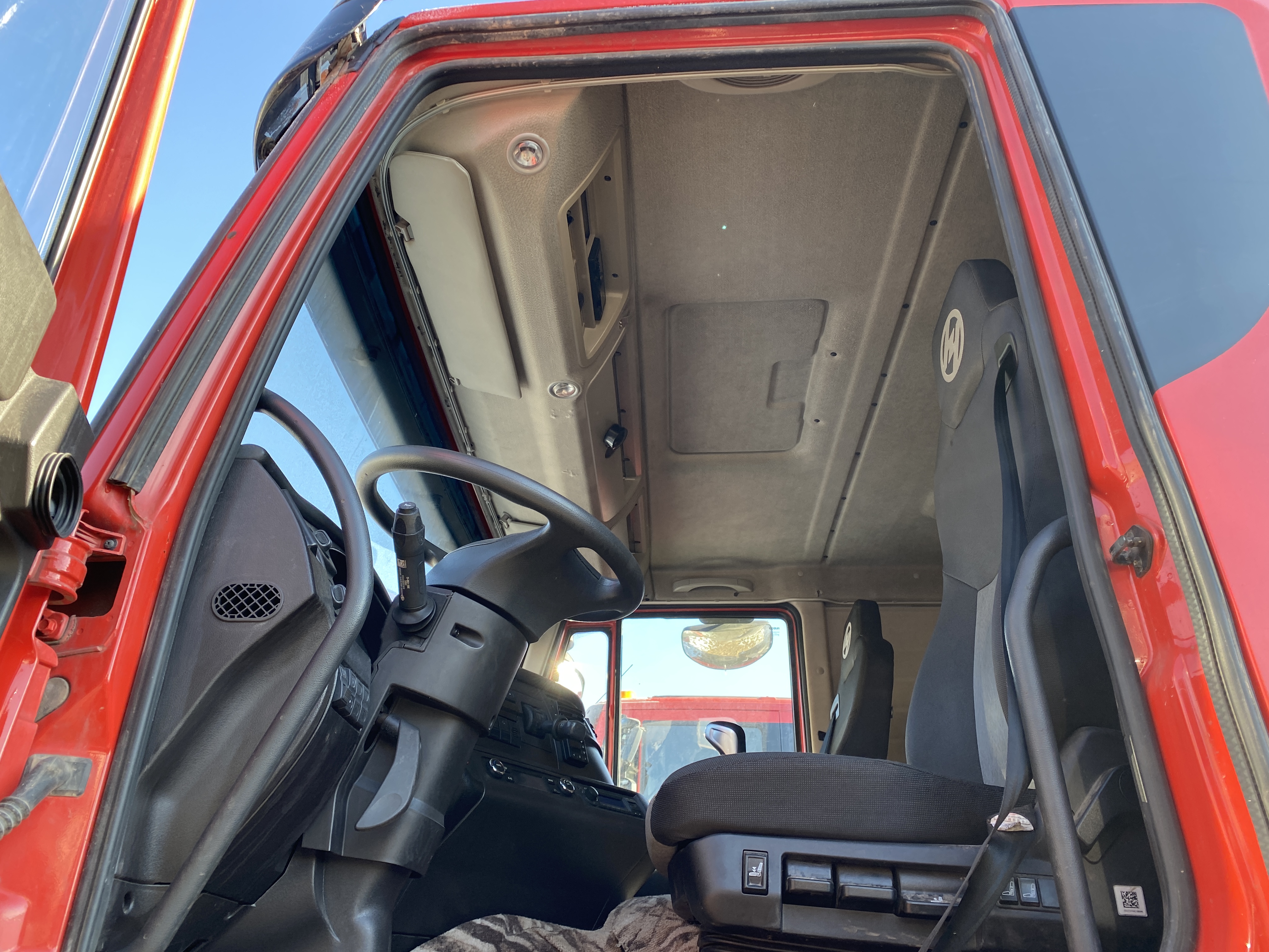 AMT N.V. 6329* 6x6 Седельный тягач с КМУ 2023 г. - фото 7