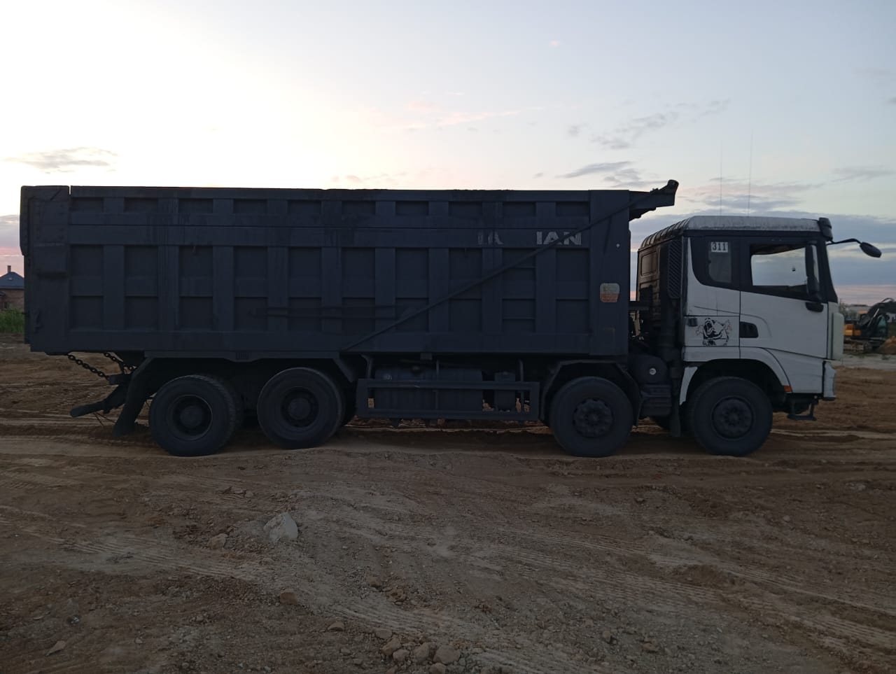 Shacman (Shaanxi) SX* 8x4 Самосвал 2022 г. - фото 6