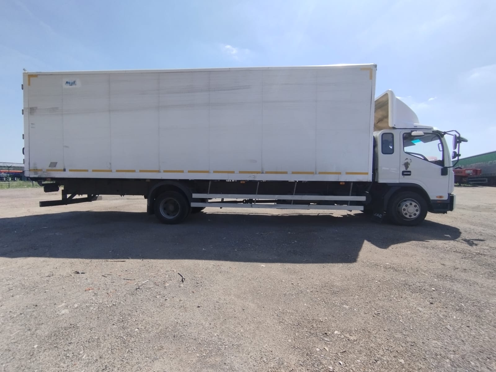 СПЕЦМОБИЛЬ-НН 2818* на шасси JAC N120 Изотермический/рефрижератор 2022 г. - фото 2