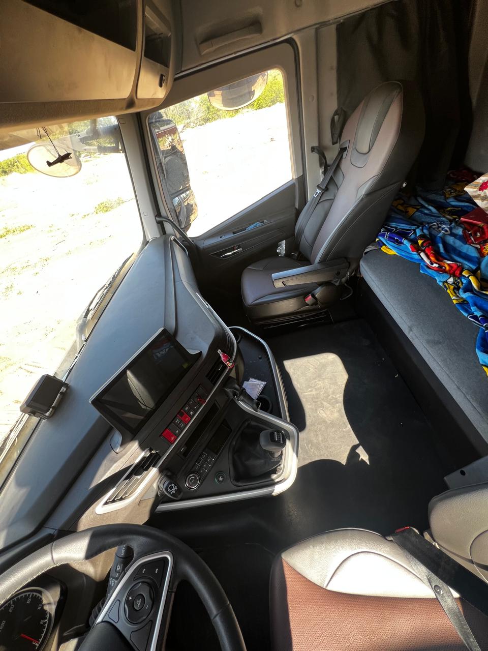 HONGYAN 908 6x4 Седельный тягач 2023 г. - фото 8