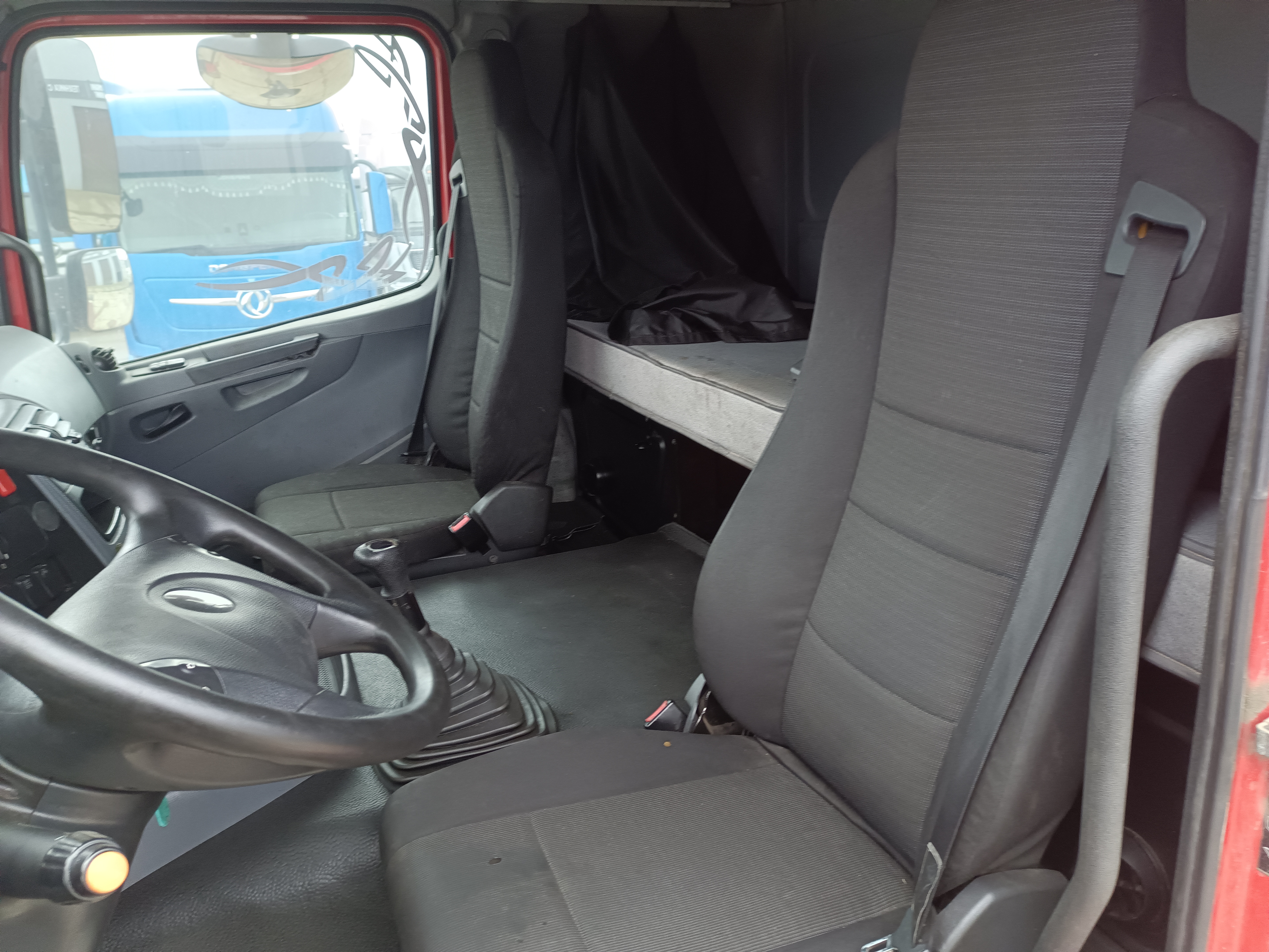 КамАЗ 5490 4x2 Седельный тягач 2017 г. - фото 9