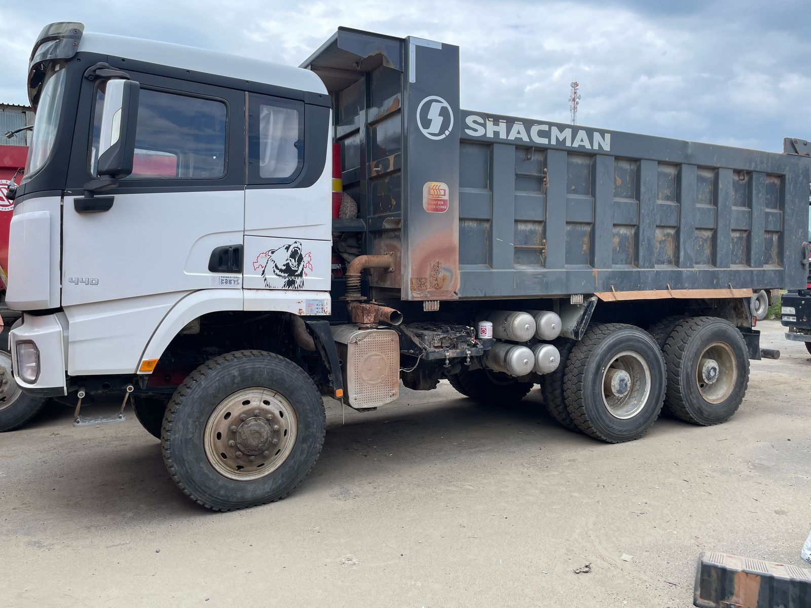 Shacman (Shaanxi) SX* 6x6 Самосвал 2022 г. - фото 4