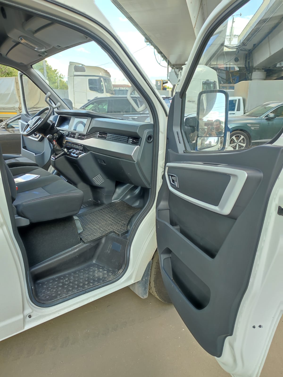 DongFeng K33* Цельнометаллический (кат. C) 2023 г. - фото 9