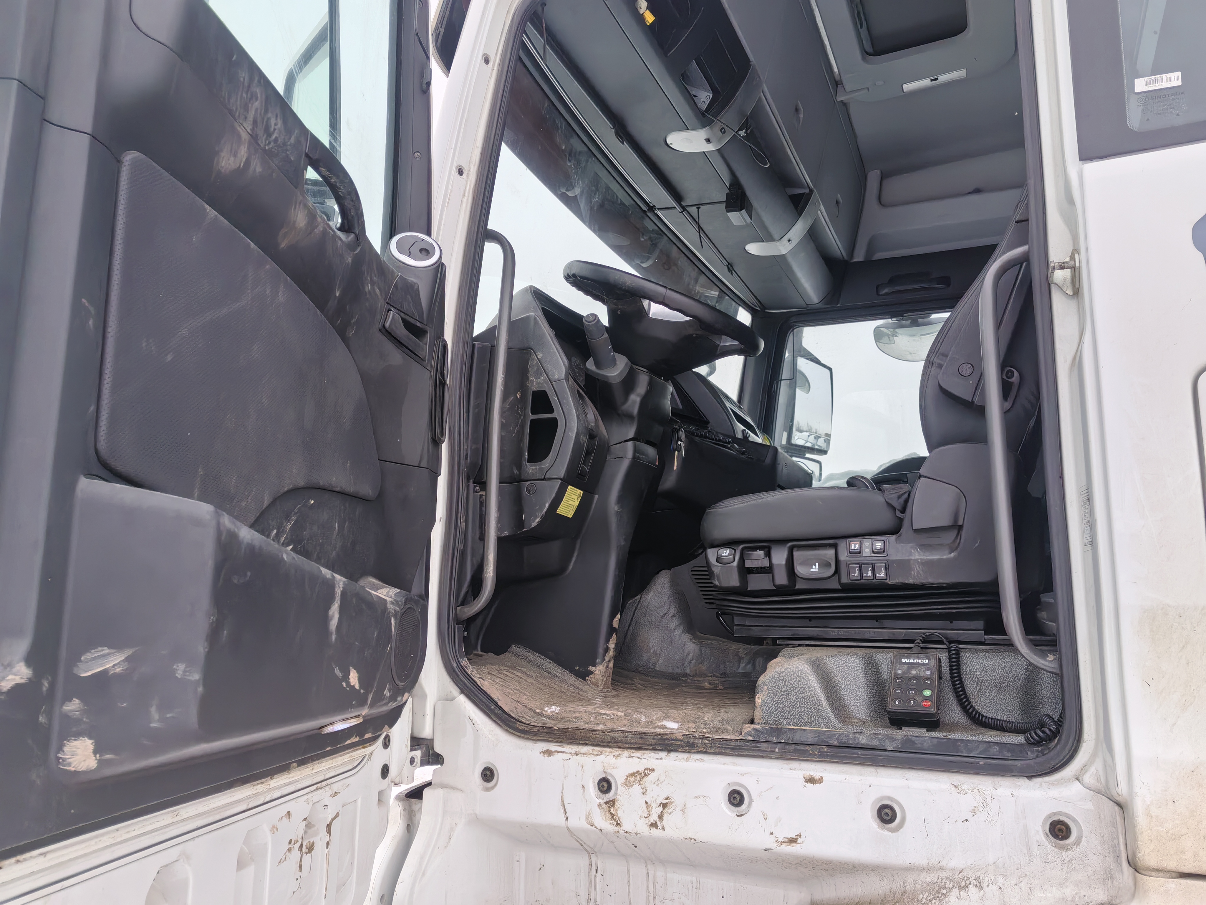 SITRAK C7H 4x2 Седельный тягач 2022 г. - фото 6