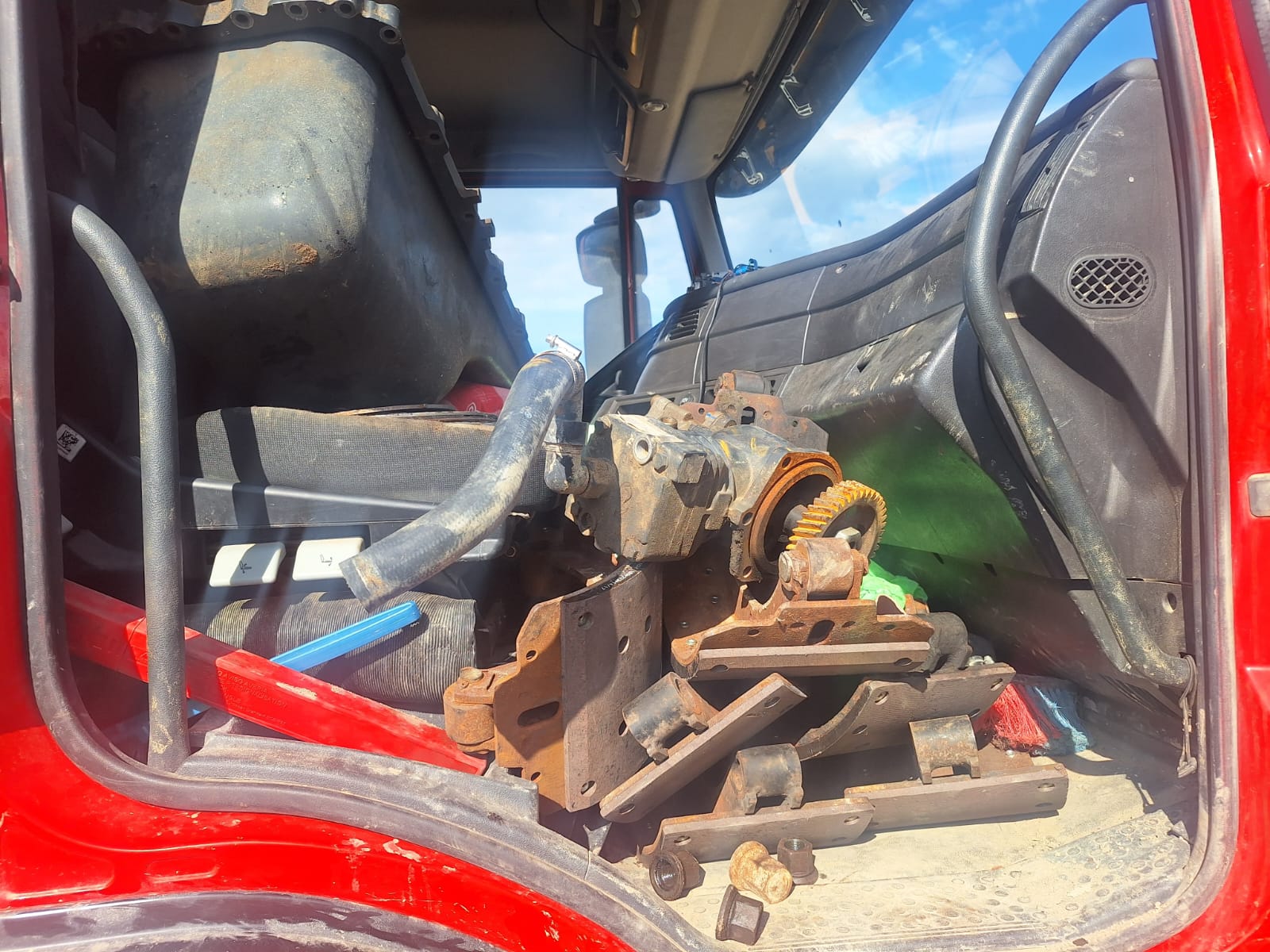 HONGYAN 908 8x4 Самосвал 2022 г. - фото 15