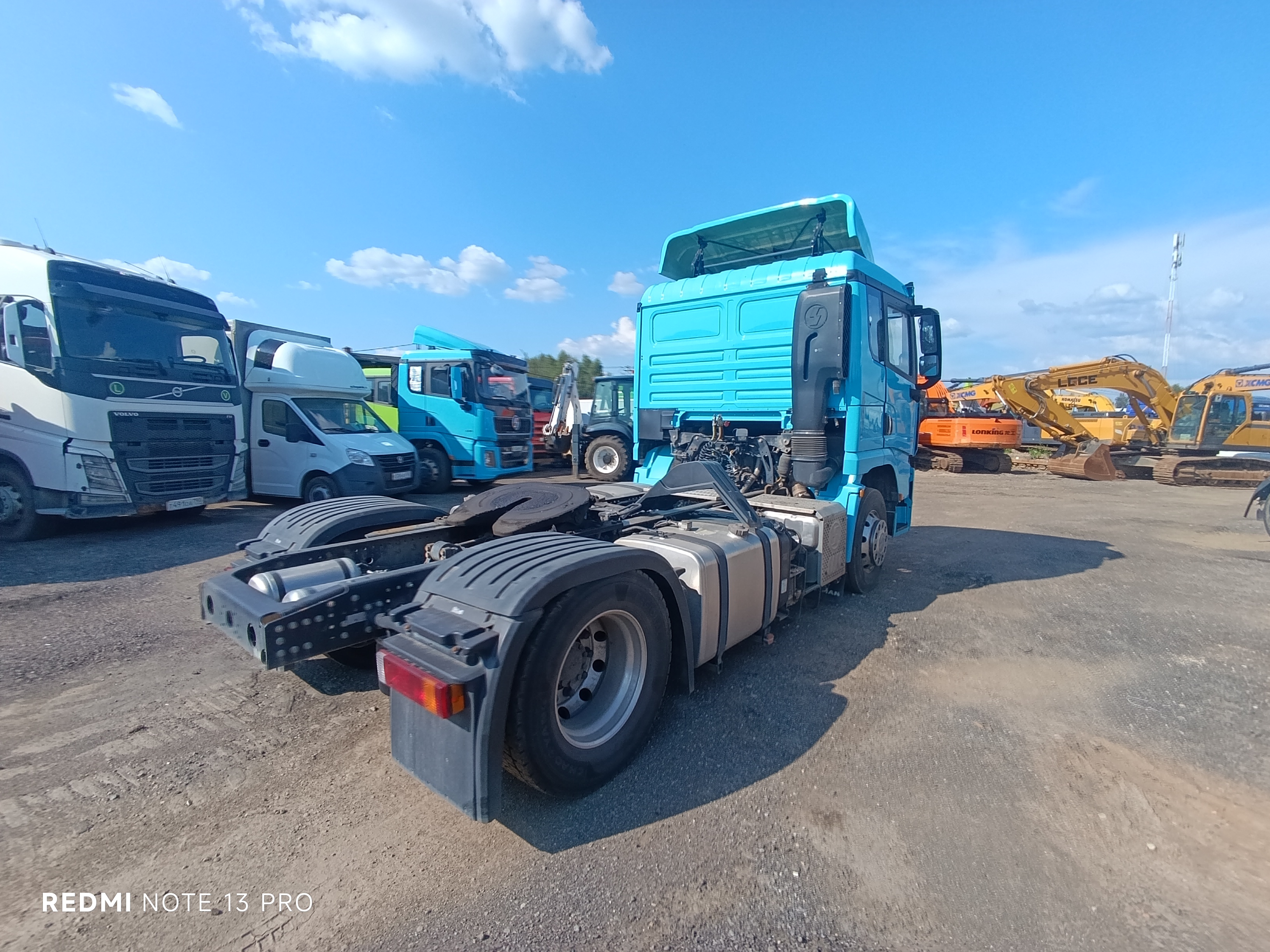 Shacman (Shaanxi) SX* 4x2 Седельный тягач 2023 г. - фото 8