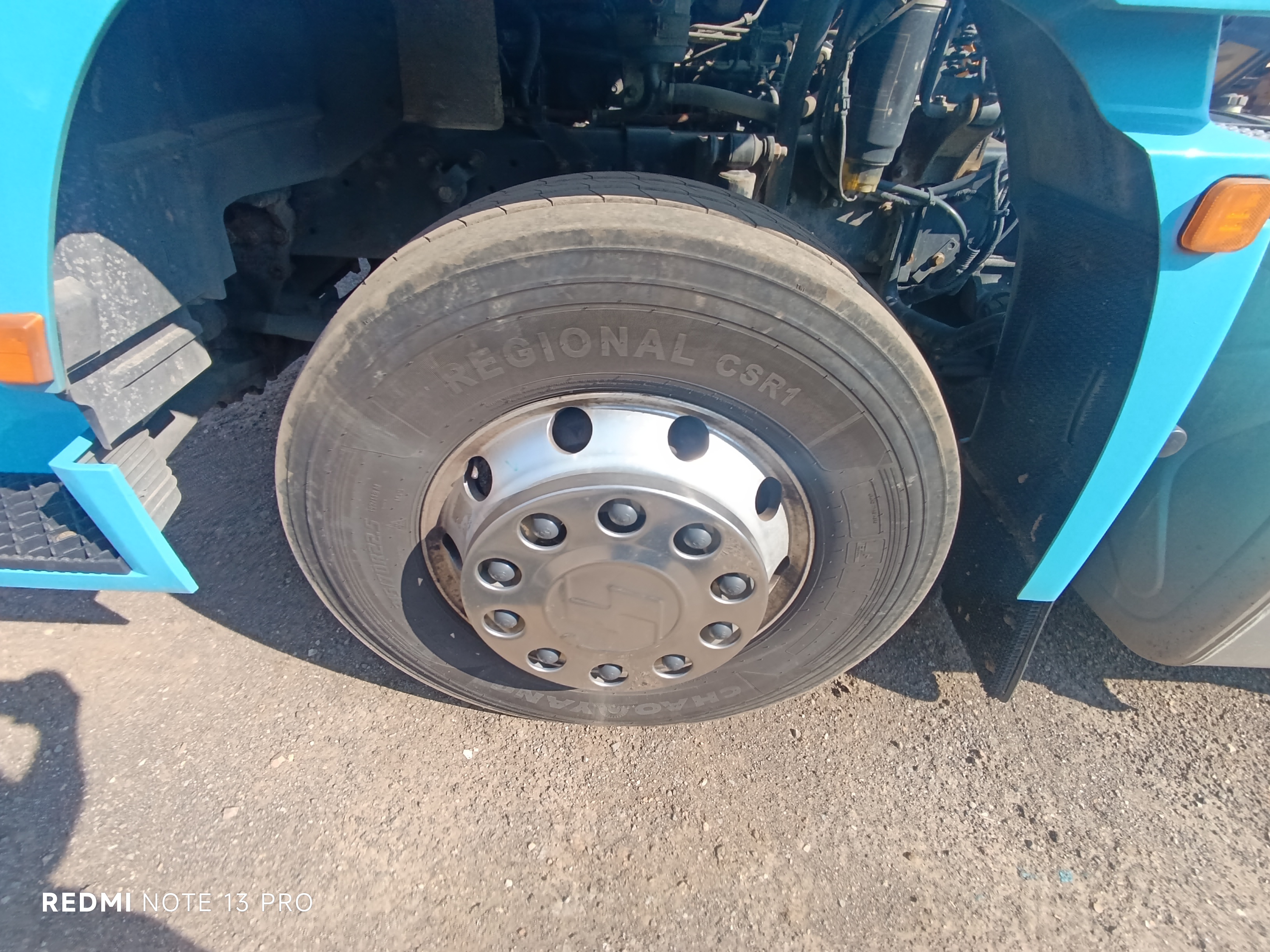 Shacman (Shaanxi) SX* 4x2 Седельный тягач 2023 г. - фото 9