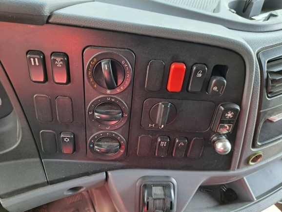 КамАЗ 5490 4x2 Седельный тягач 2018 г. - фото 8