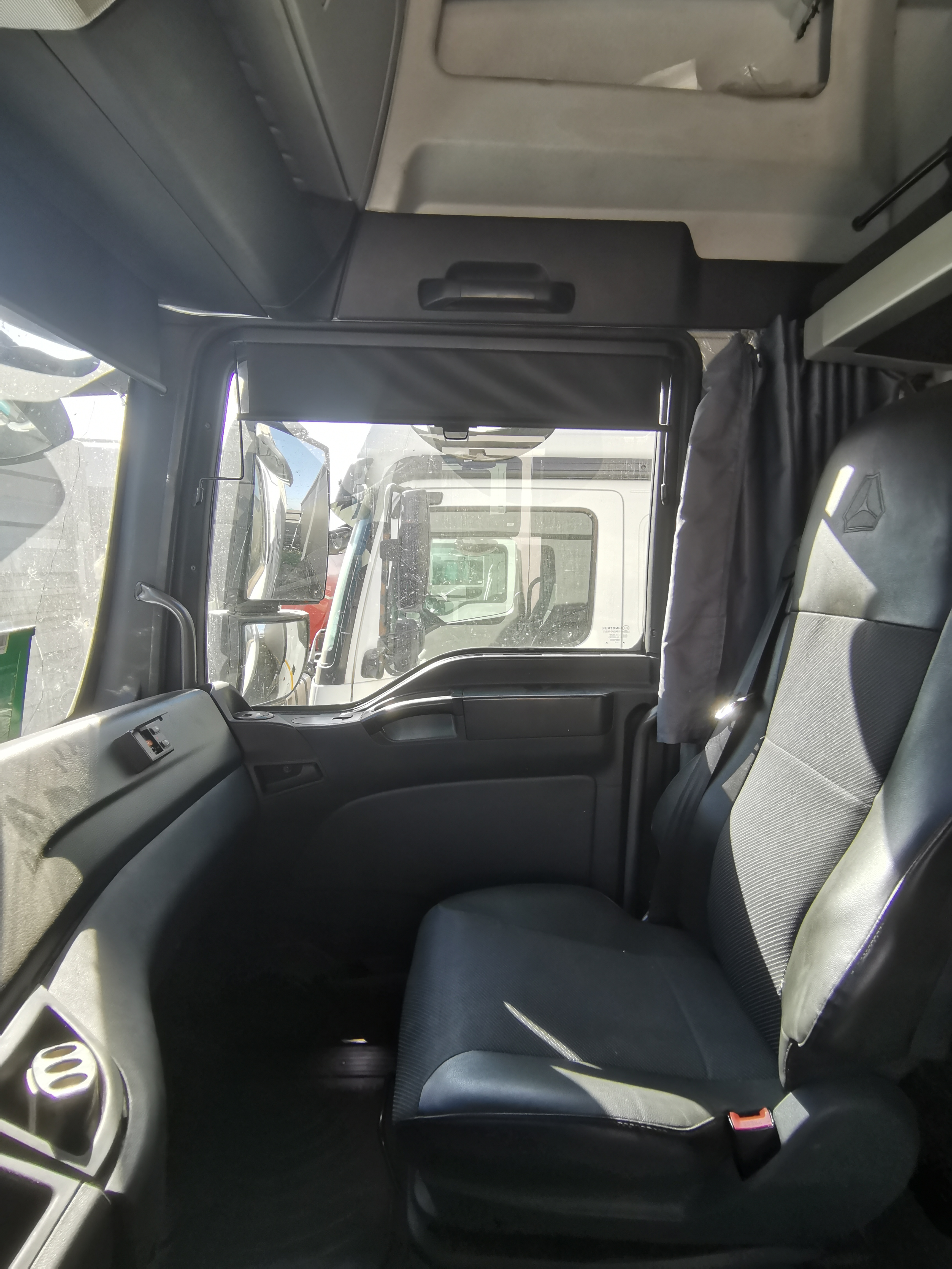 SITRAK C7H 4x2 Седельный тягач 2022 г. - фото 10