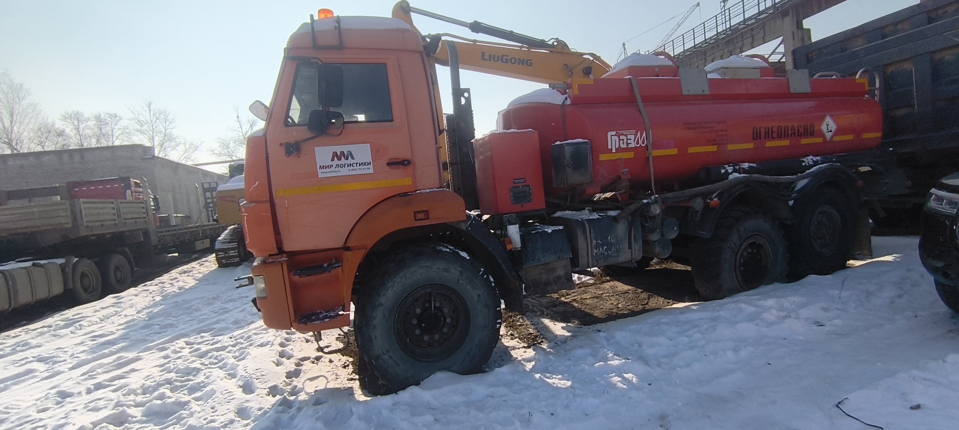 Завод ГРАЗ 5614* на шасси КамАЗ 43118 6x6 Автотопливозаправщик 2015 г. - фото 3