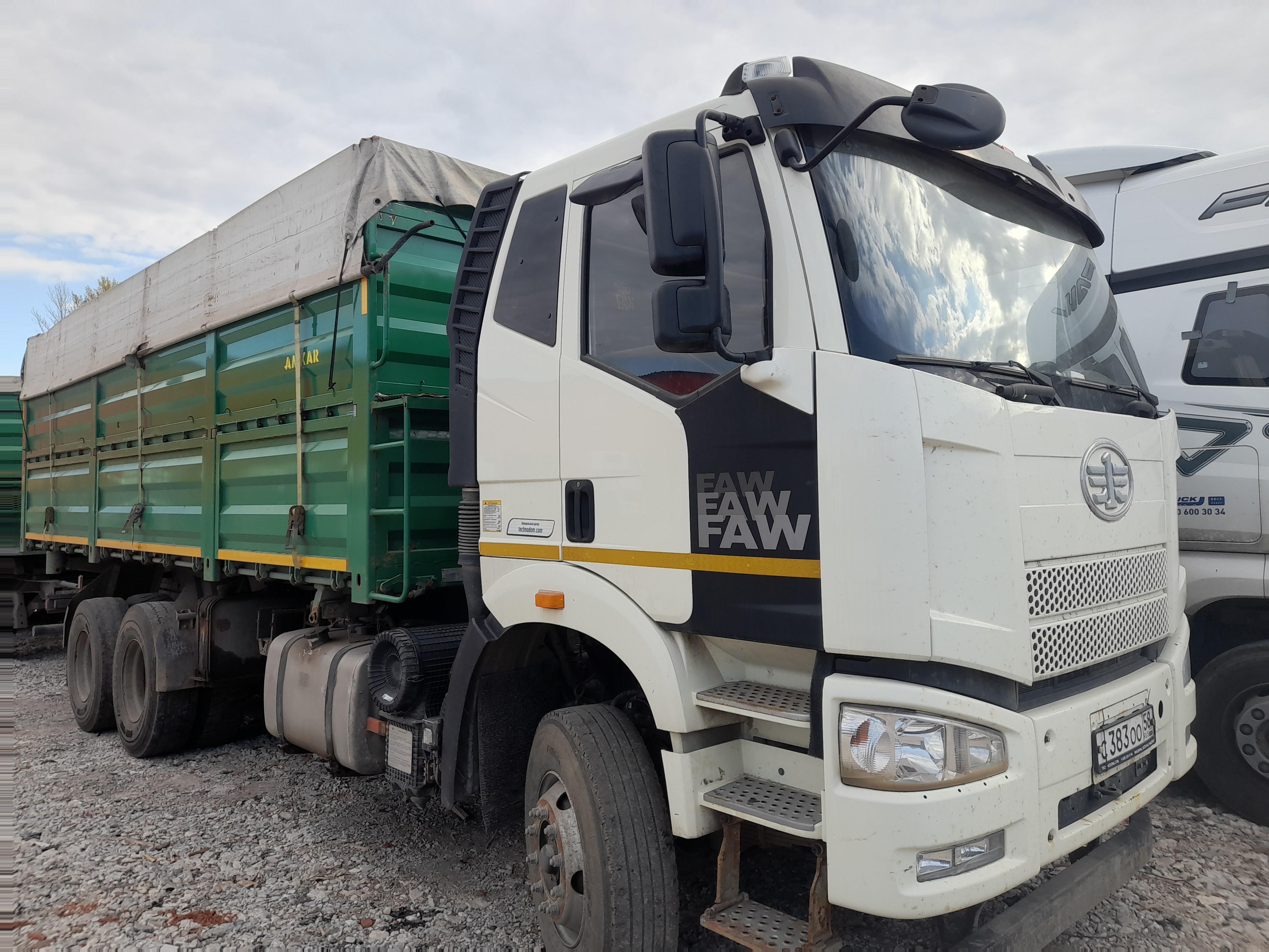 Автомастер 5589* на шасси FAW CA 3250 6x4 Зерновоз 2022 г. - фото 2