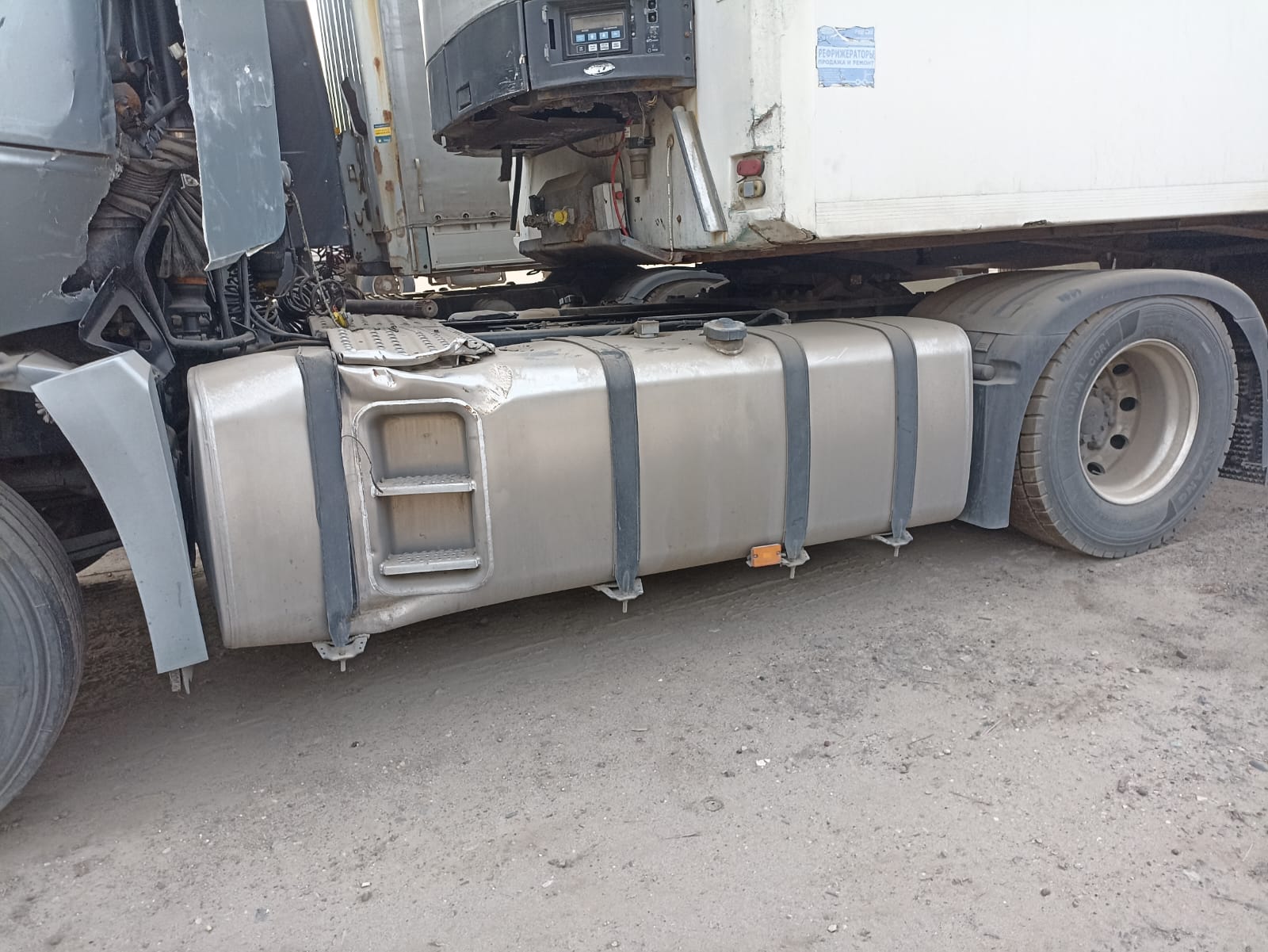 Shacman (Shaanxi) SX* 4x2 Седельный тягач 2023 г. - фото 3