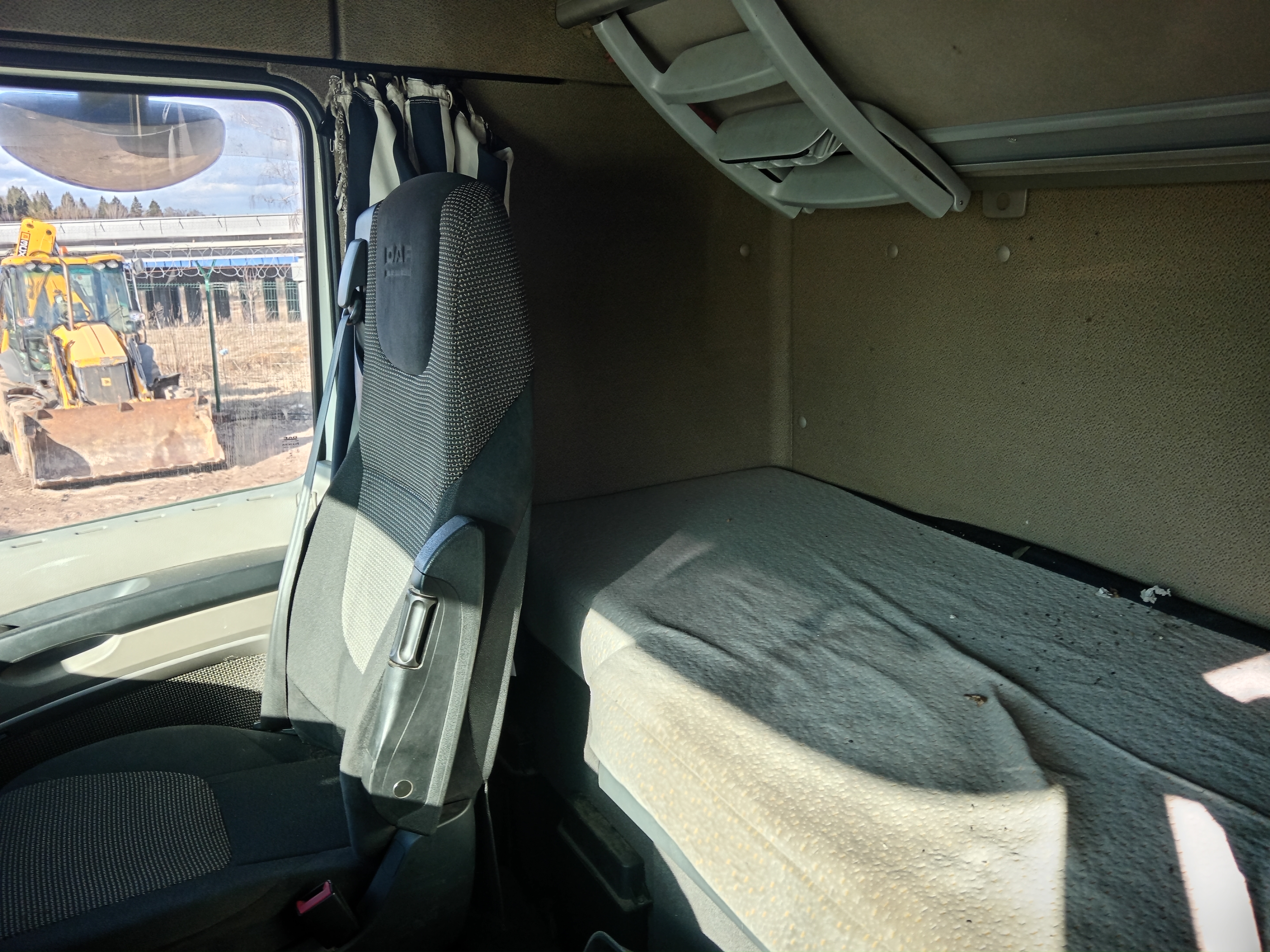 DAF XF 4x2 Седельный тягач 2016 г. - фото 17