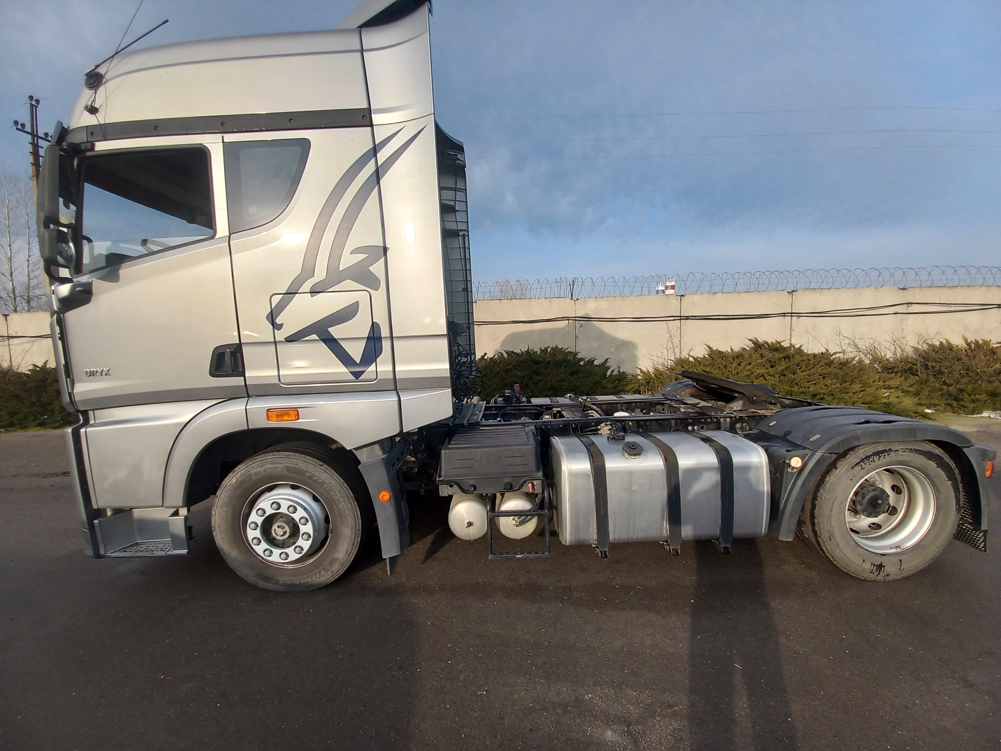 Тонар CA* на базе FAW JH6 4x2 Седельный тягач 2023 г. - фото 5