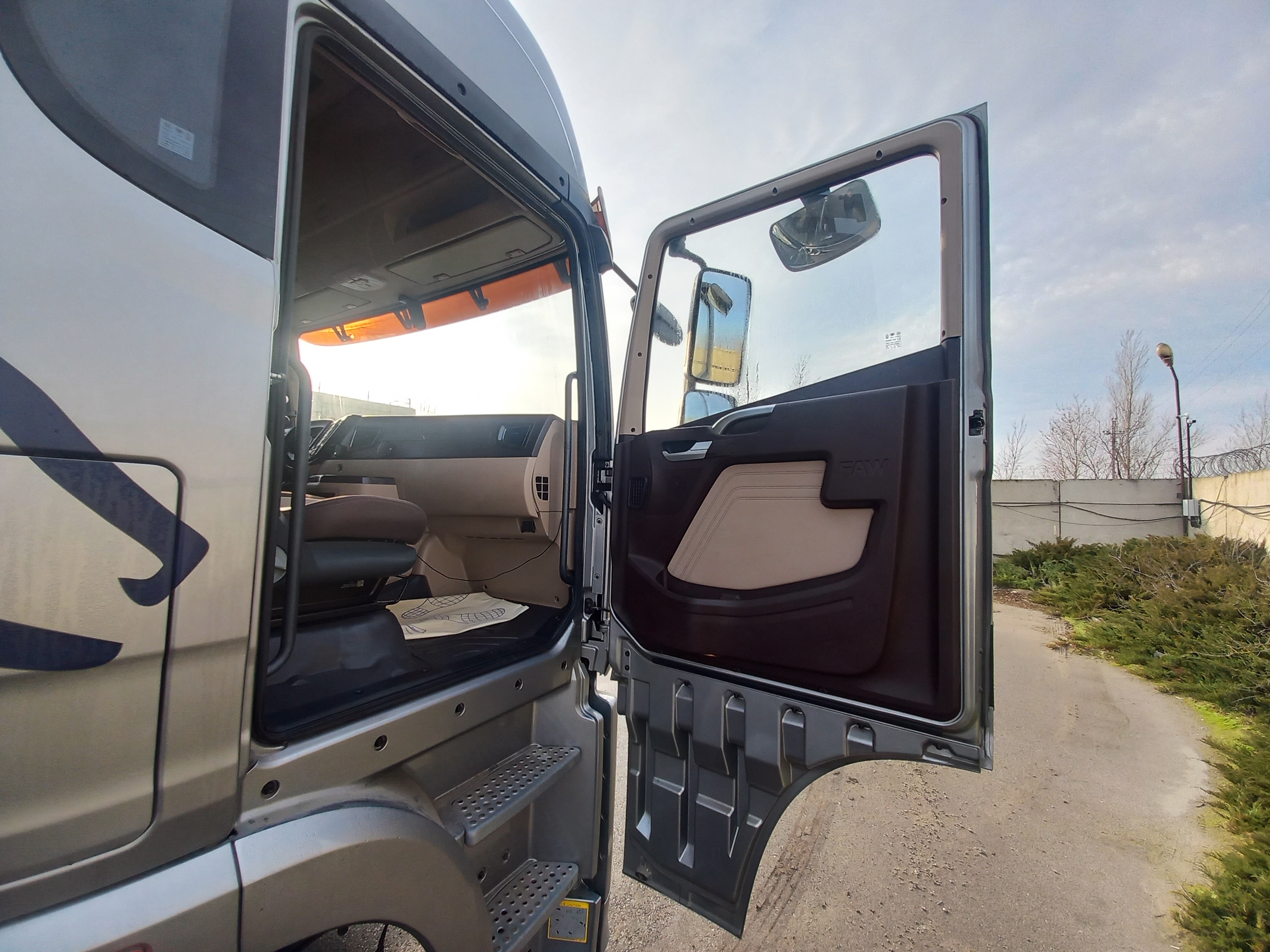 Тонар CA* на базе FAW JH6 4x2 Седельный тягач 2023 г. - фото 10