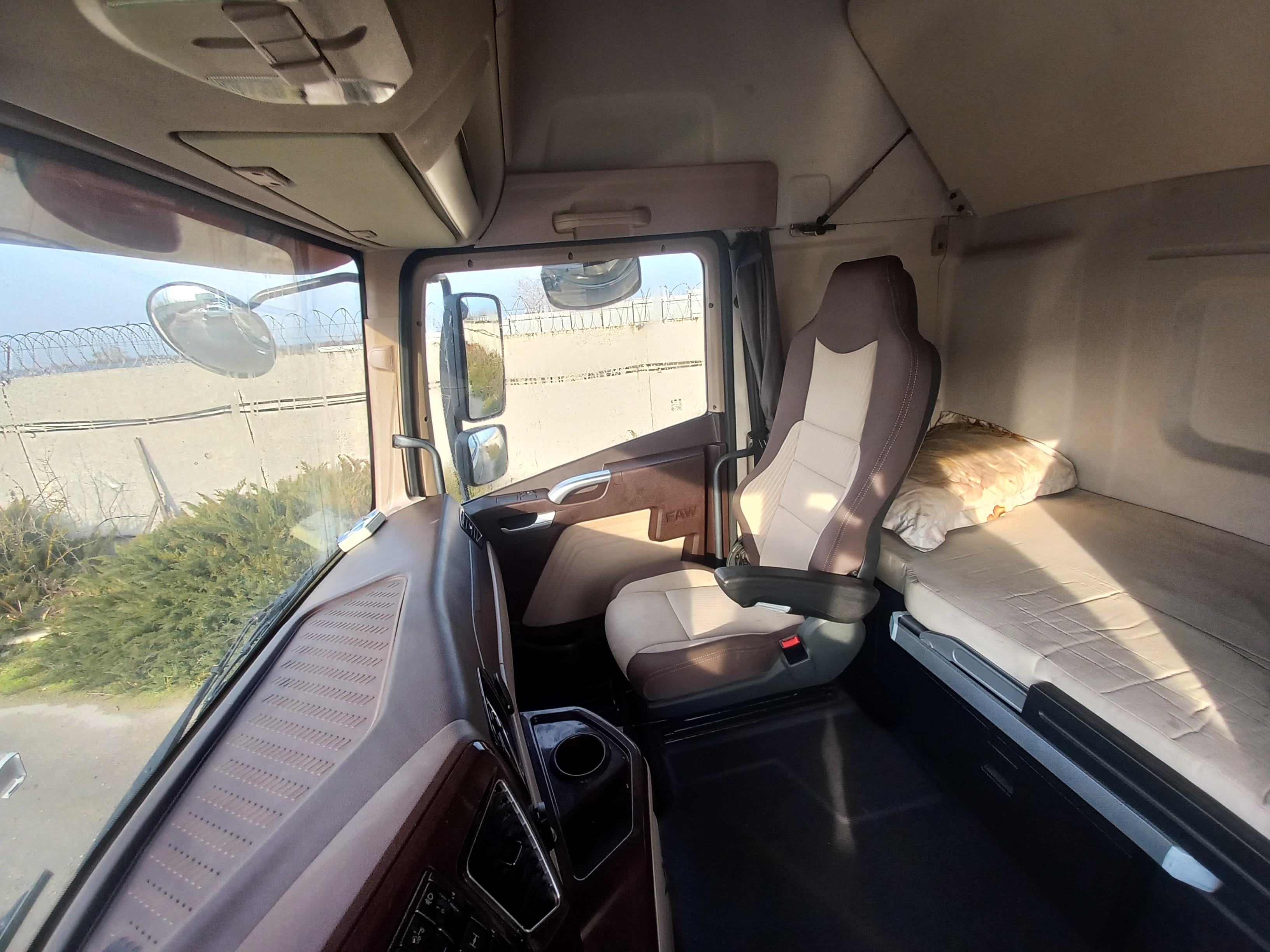 Тонар CA* на базе FAW JH6 4x2 Седельный тягач 2023 г. - фото 13