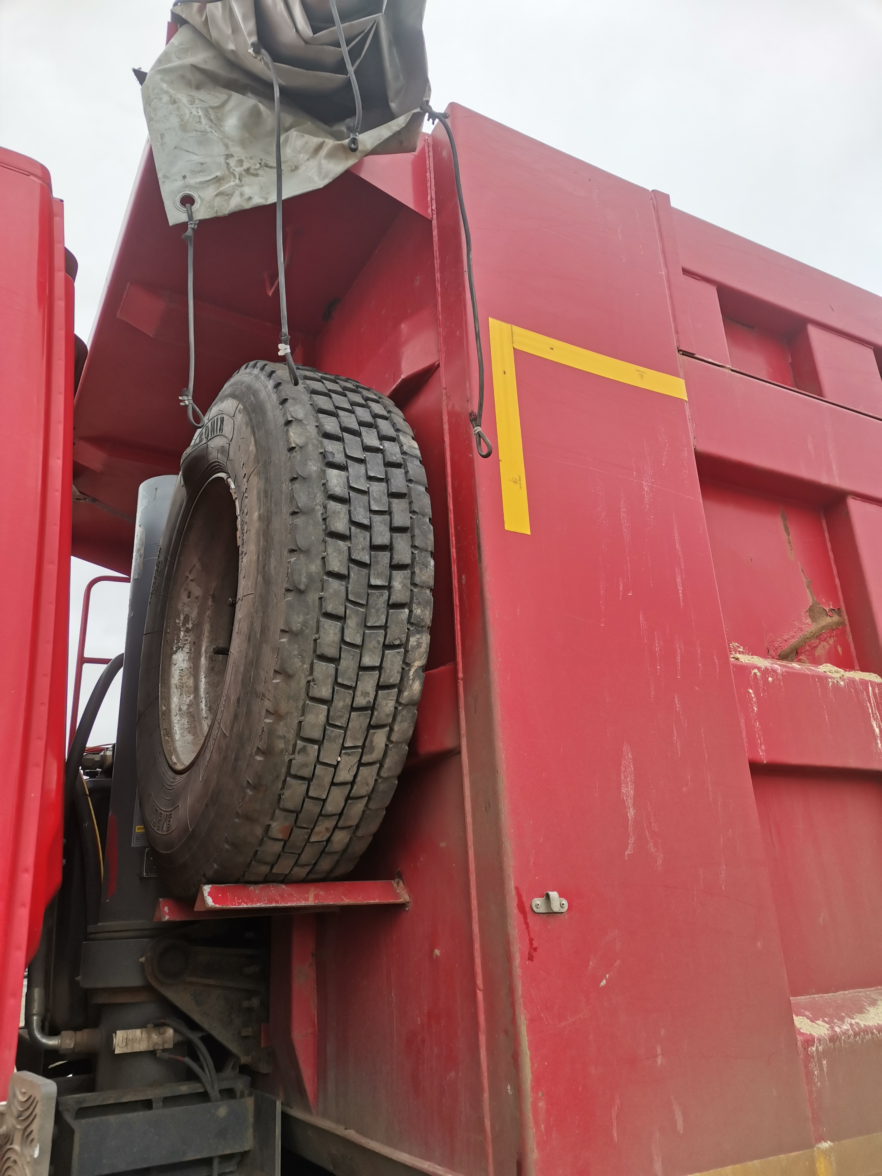 HONGYAN 908 8x4 Самосвал 2021 г. - фото 16