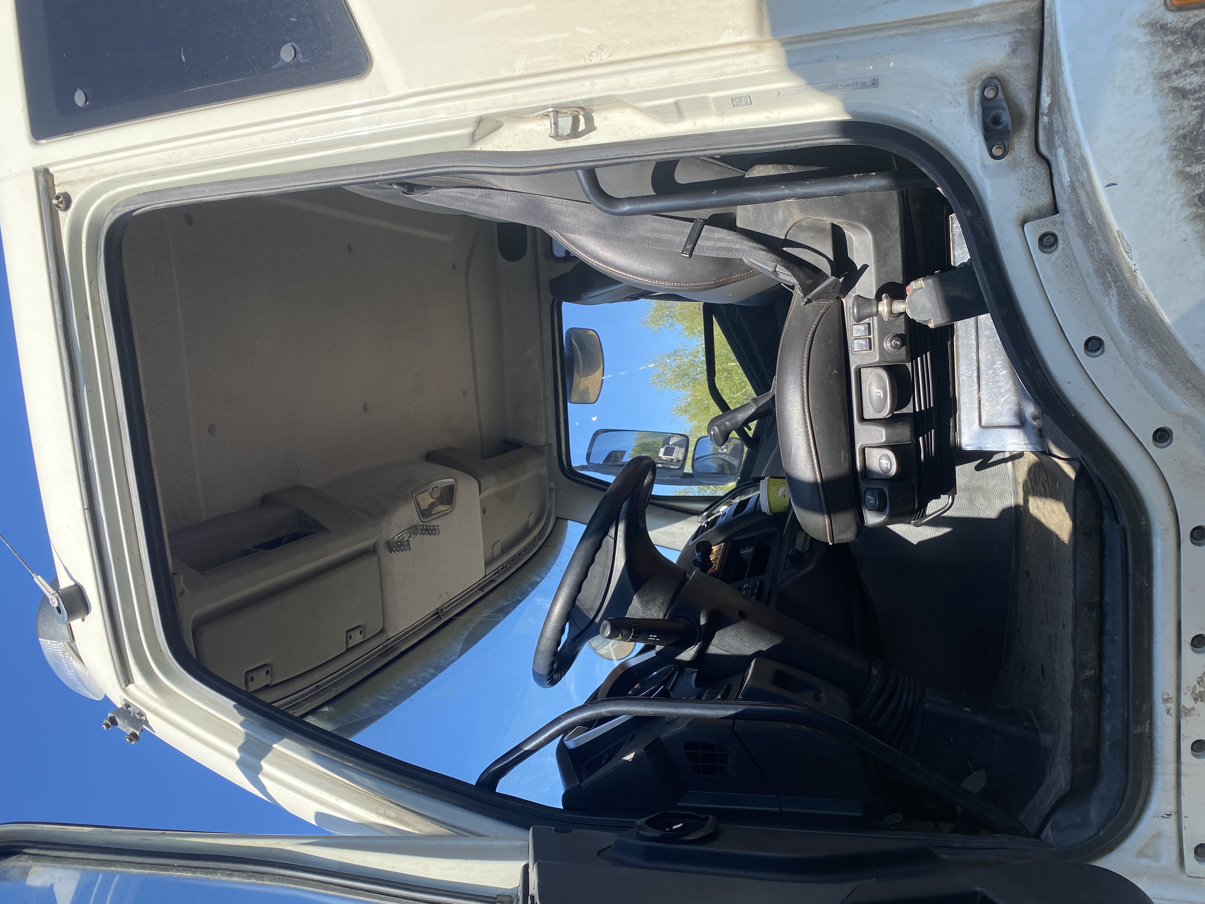 FAW J6 8x4 Самосвал 2022 г. - фото 9