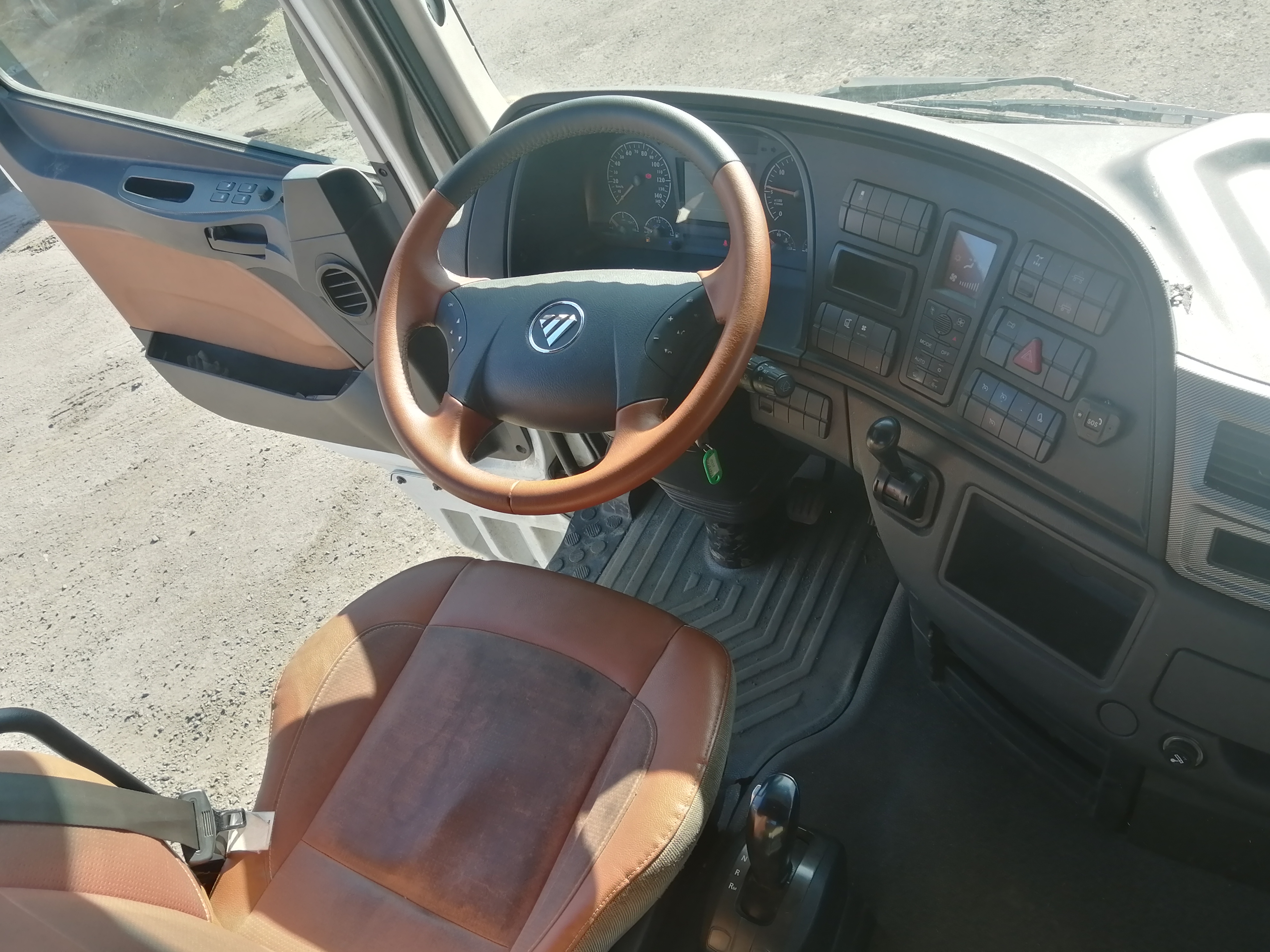 Foton AUMAN 4x2 Седельный тягач 2023 г. - фото 14