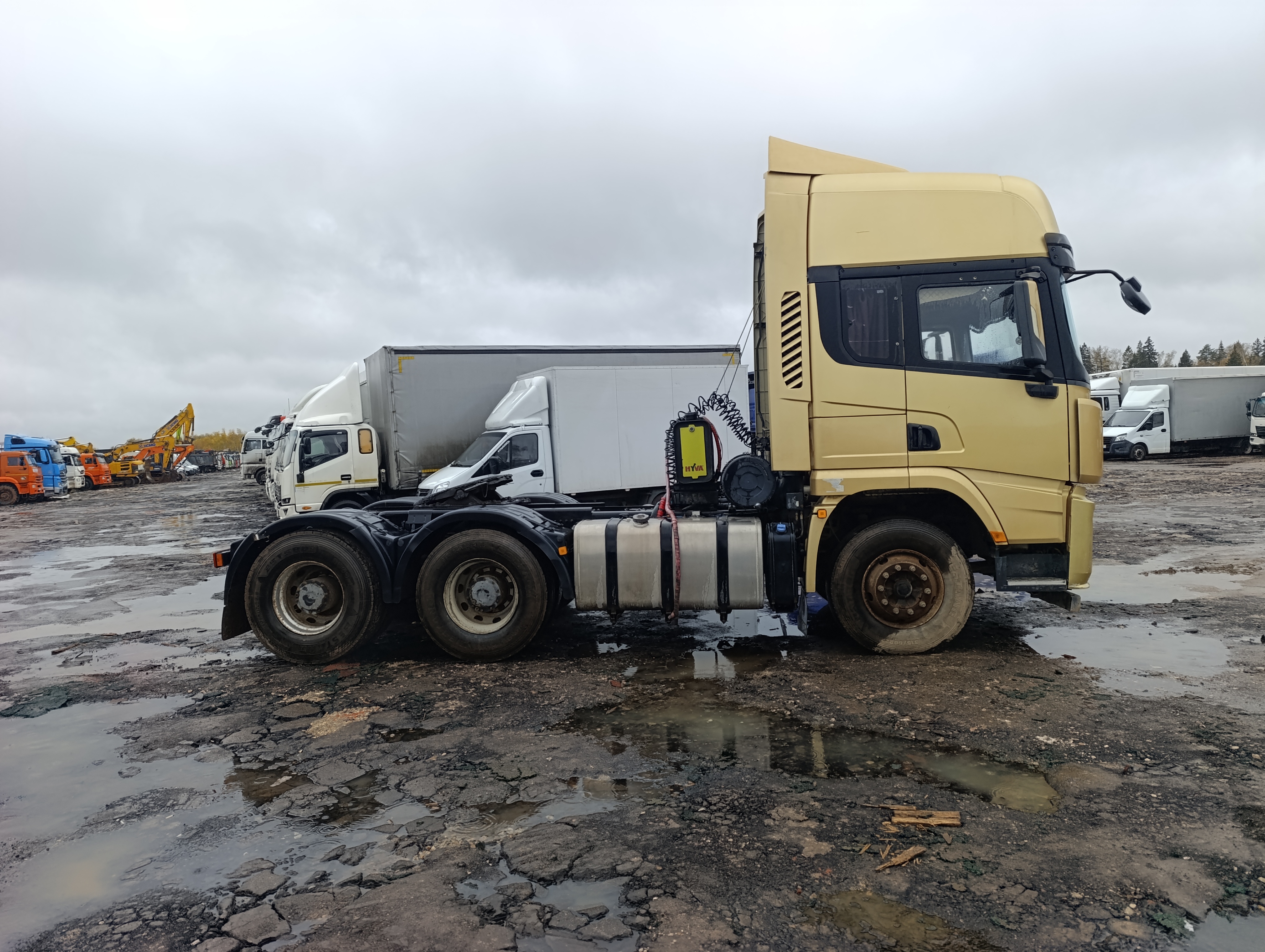 Shacman (Shaanxi) SX* 6x4 Седельный тягач 2022 г. - фото 5