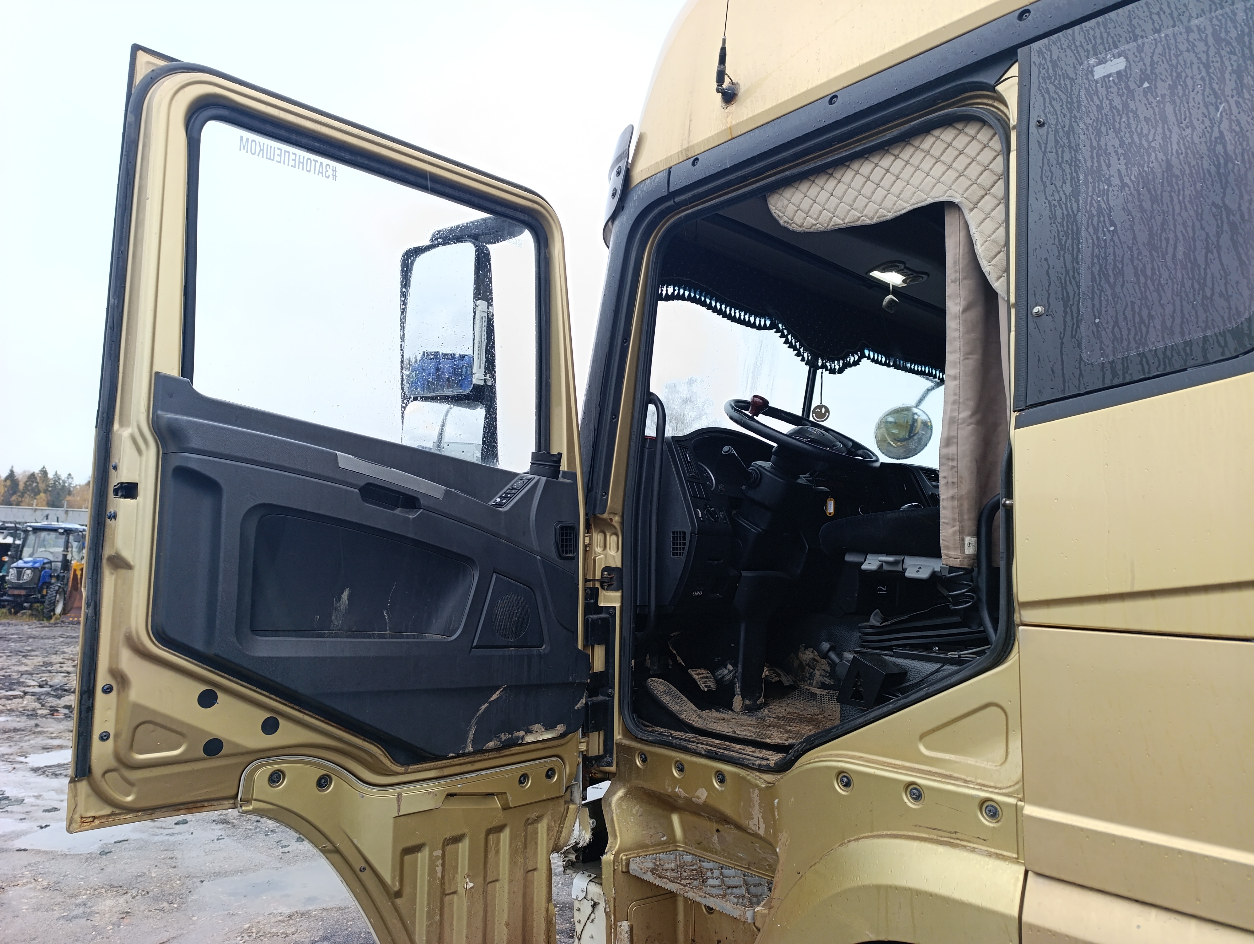 Shacman (Shaanxi) SX* 6x4 Седельный тягач 2022 г. - фото 9