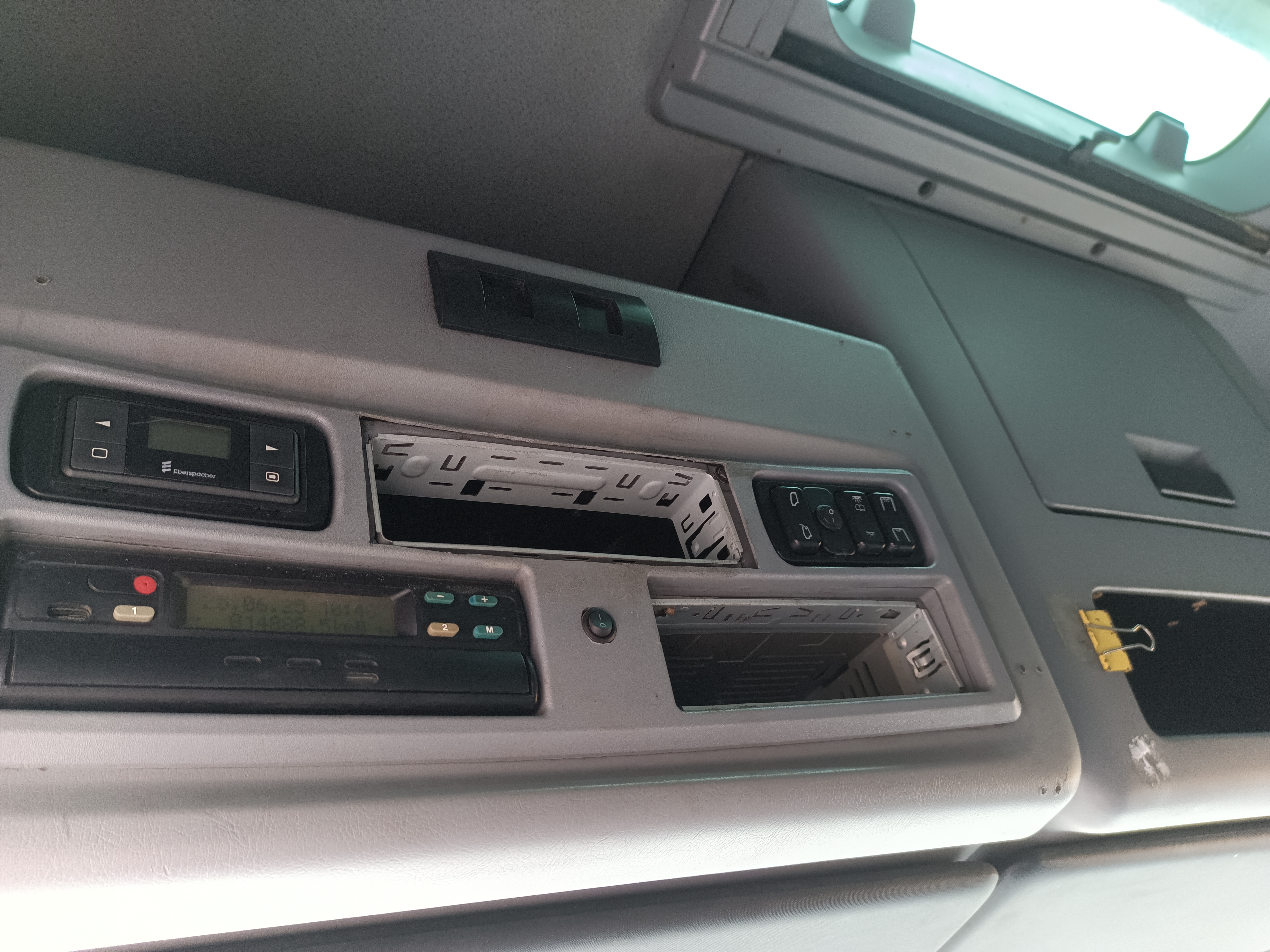 КамАЗ 5490 4x2 Седельный тягач 2017 г. - фото 11