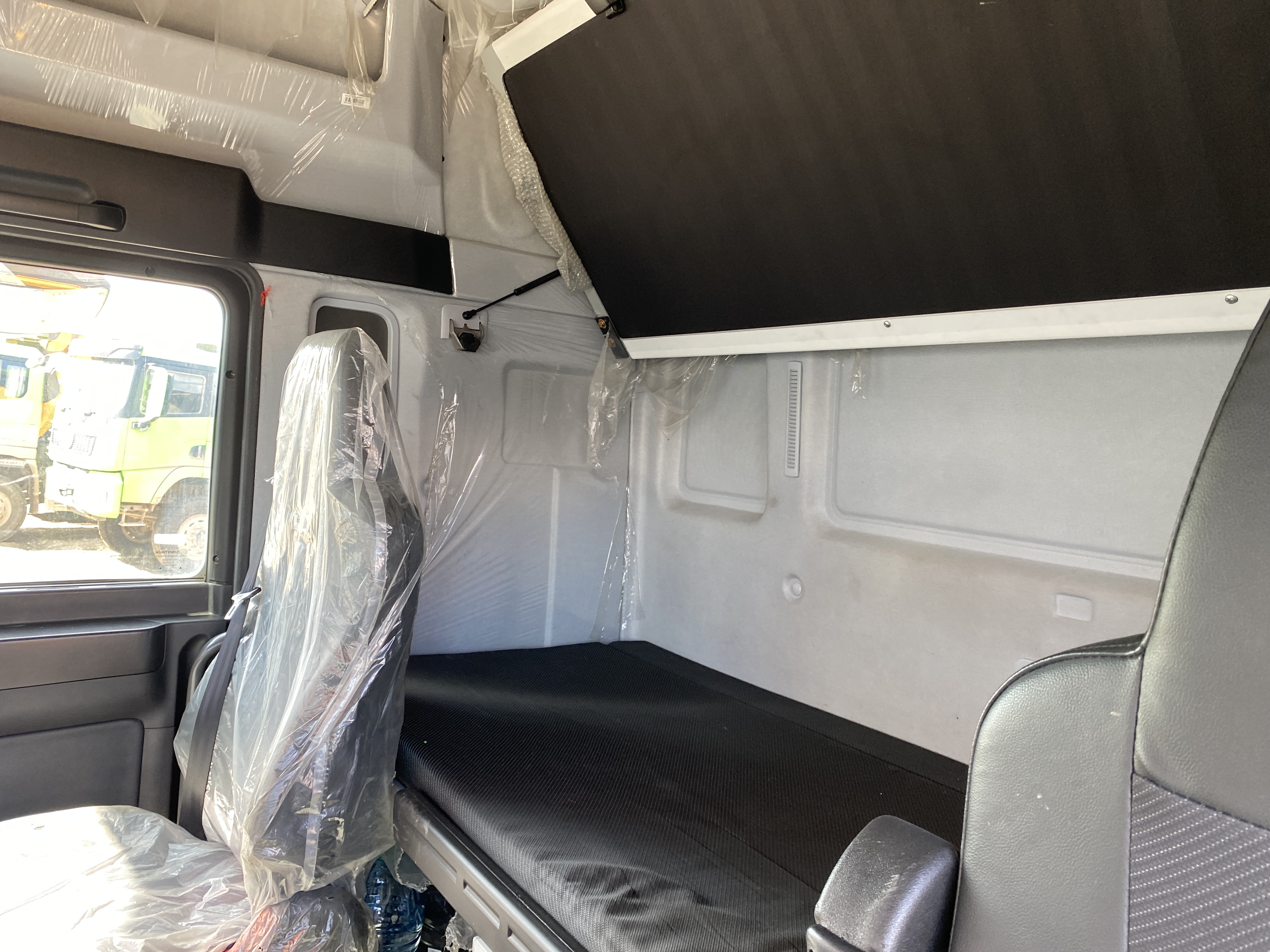 SITRAK C7H 4x2 Седельный тягач 2023 г. - фото 17